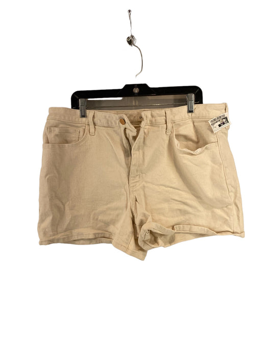 Shorts By Universal Thread  Size: 18