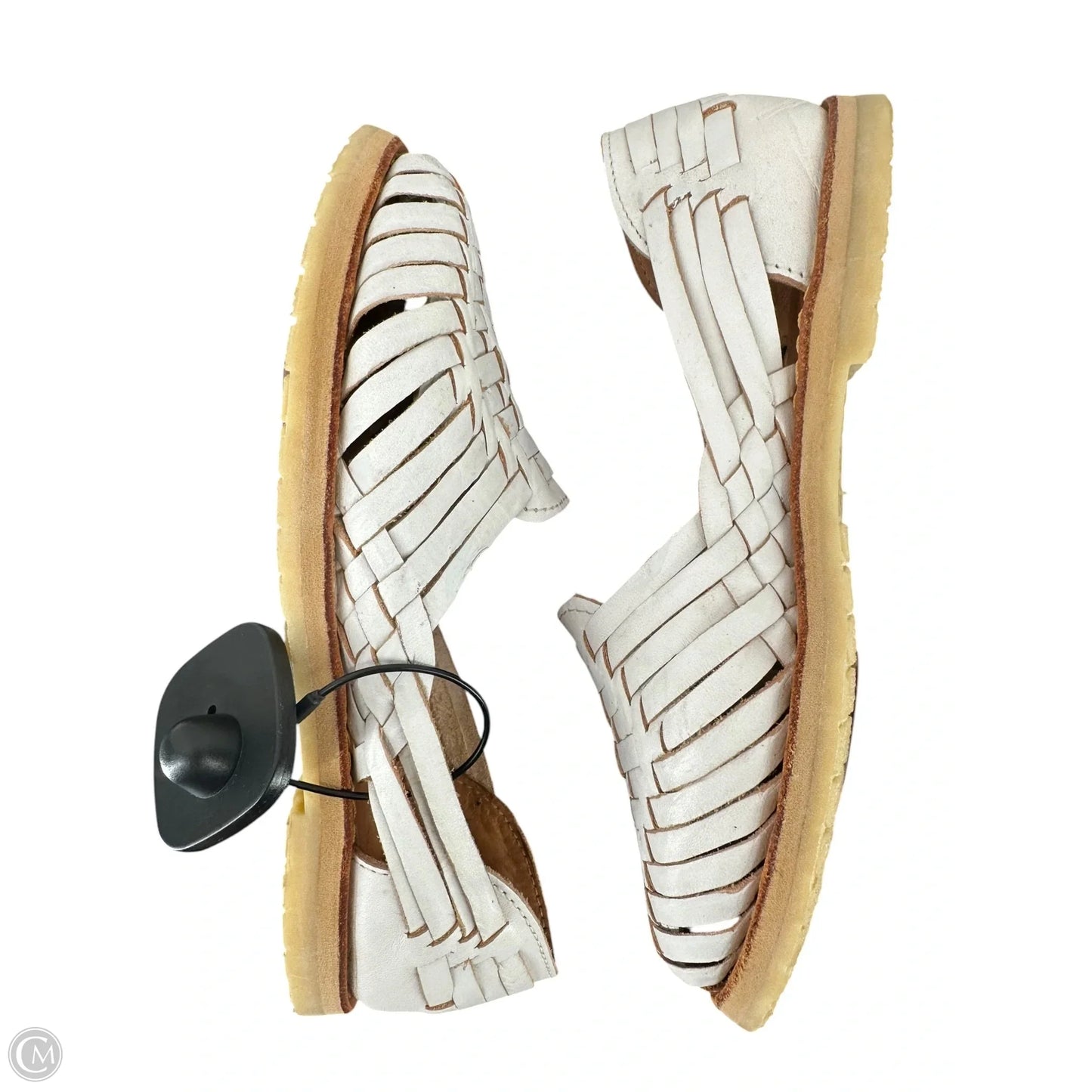 Shoes Flats By Bearpaw In White, Size: 6