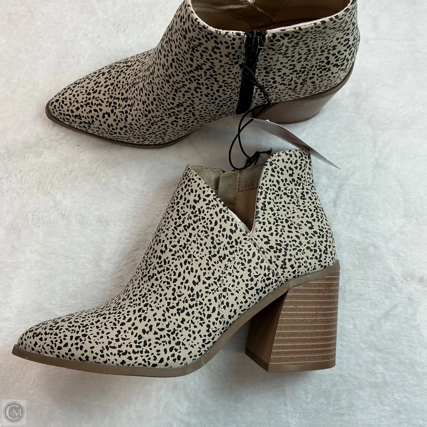 Boots Ankle Heels By Serra In Animal Print, Size: 7