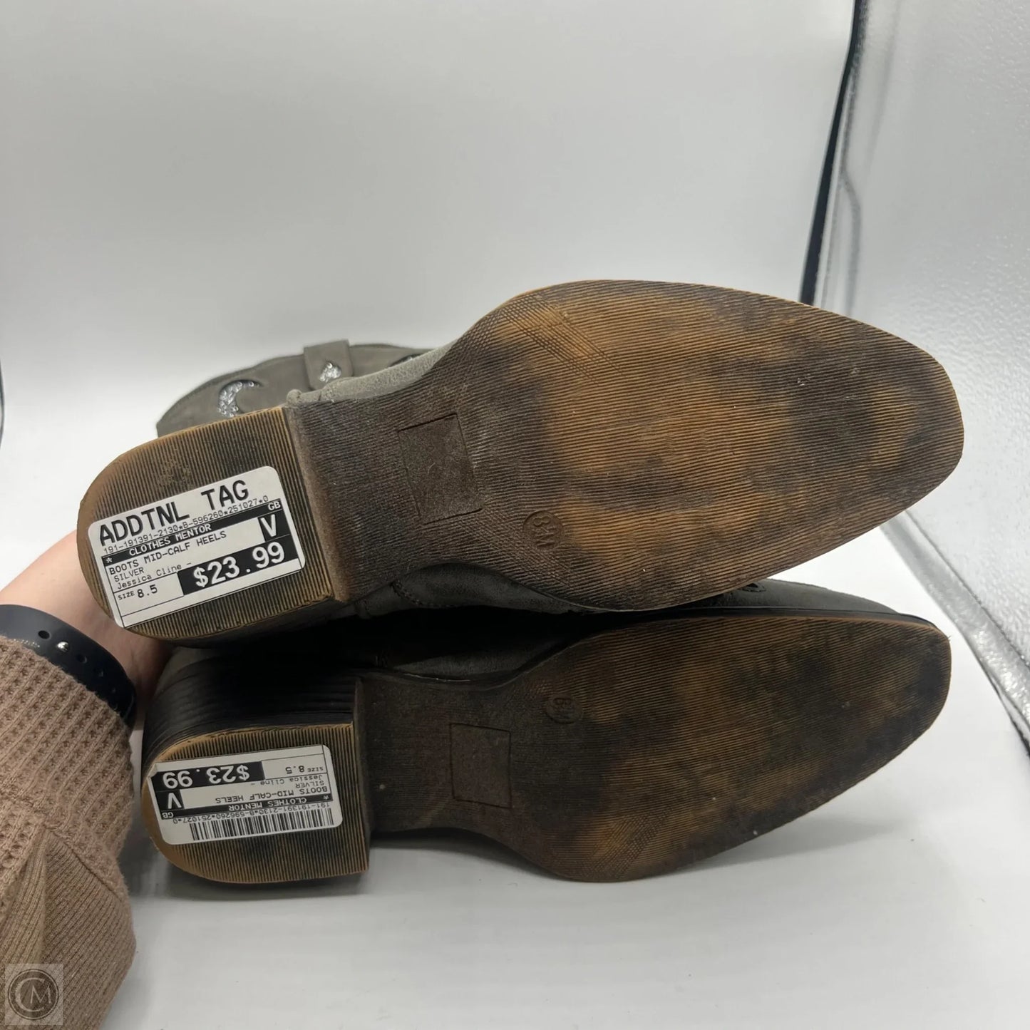 Boots Mid-calf Heels By Clothes Mentor In Silver, Size: 8.5