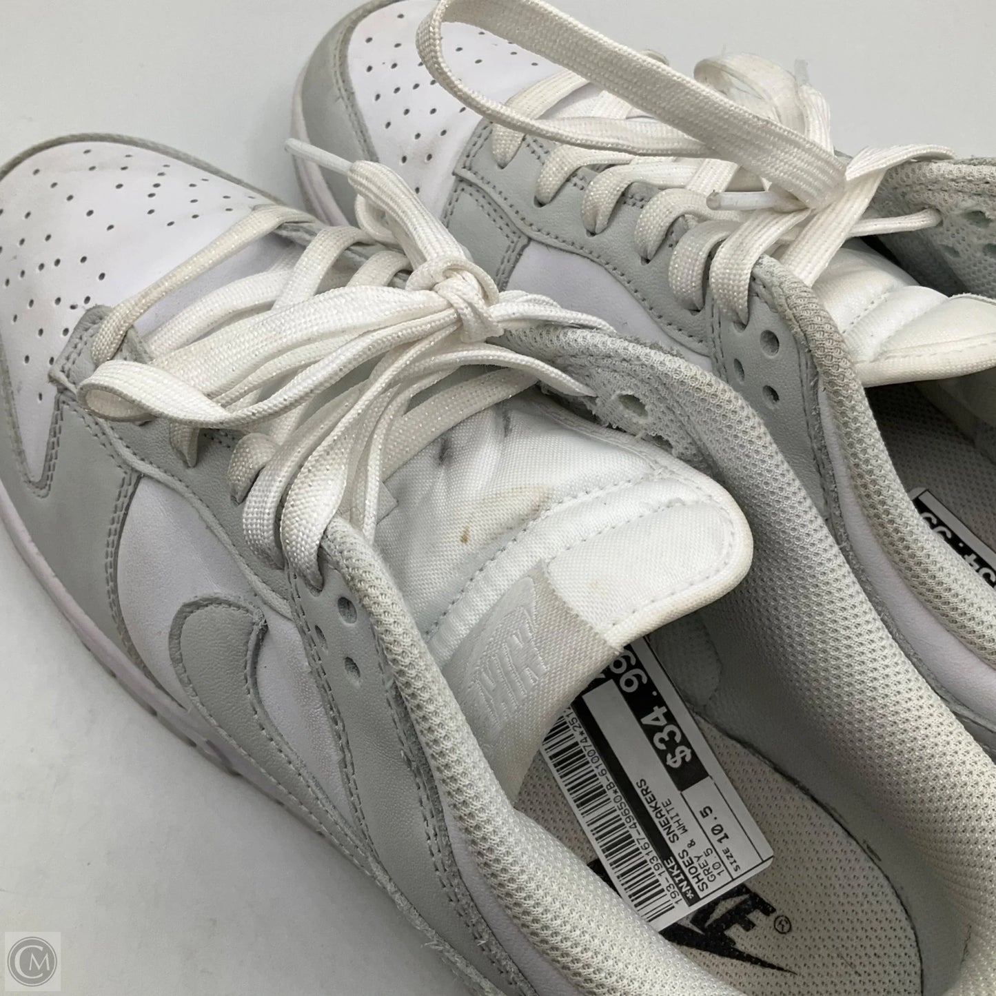 Shoes Sneakers By Nike In Grey & White, Size: 10.5