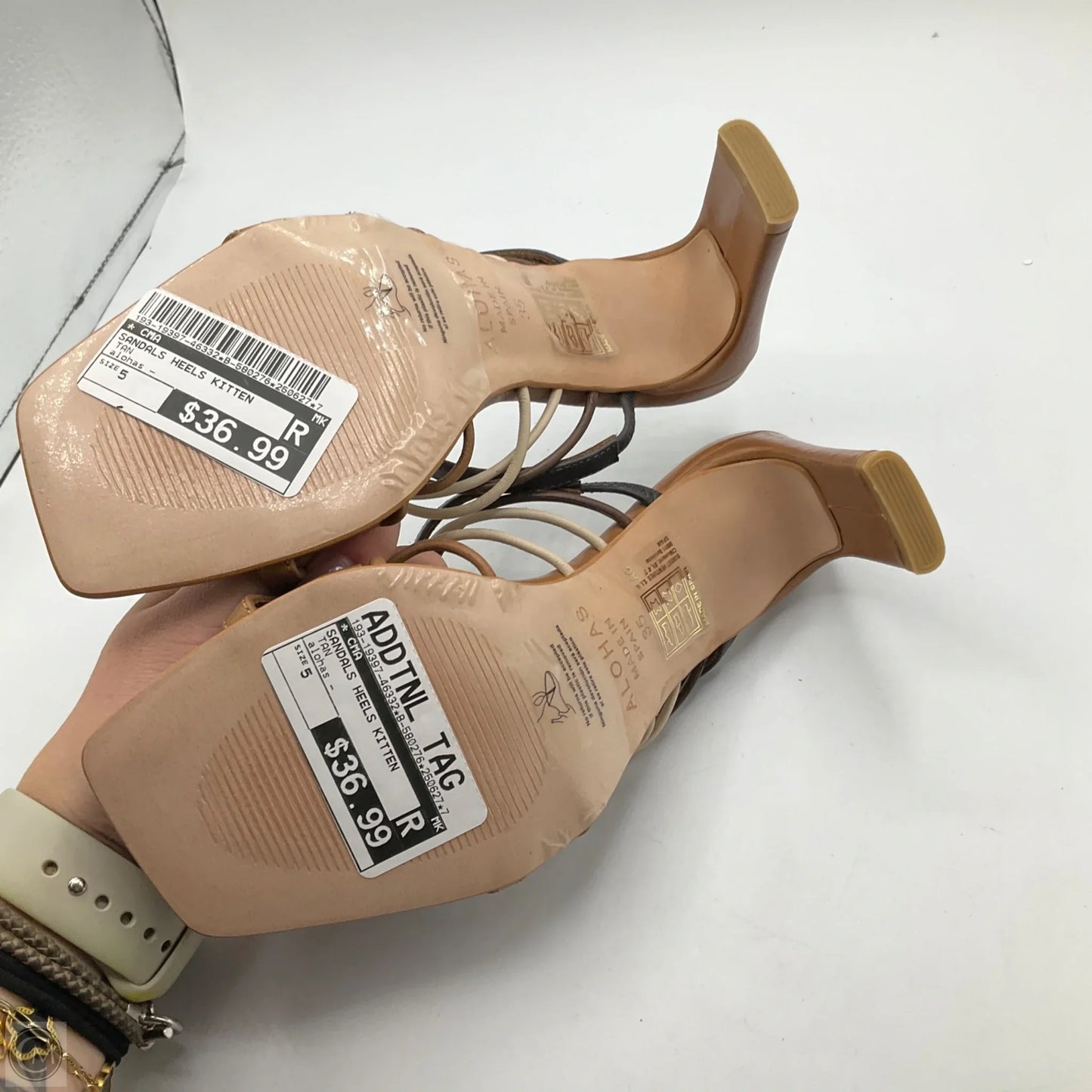 Sandals Heels Kitten By Cma In Tan, Size: 5