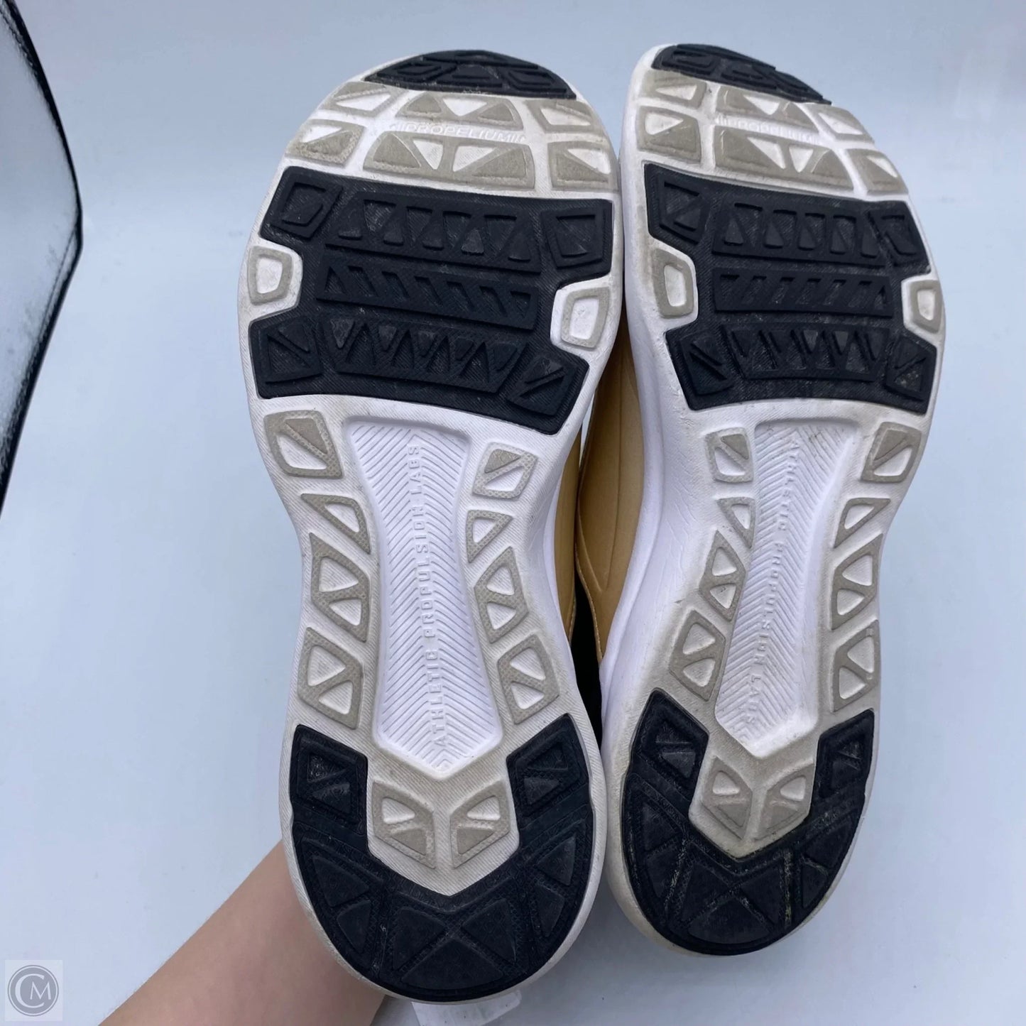 Shoes Athletic By APL In Black & White, Size: 8.5