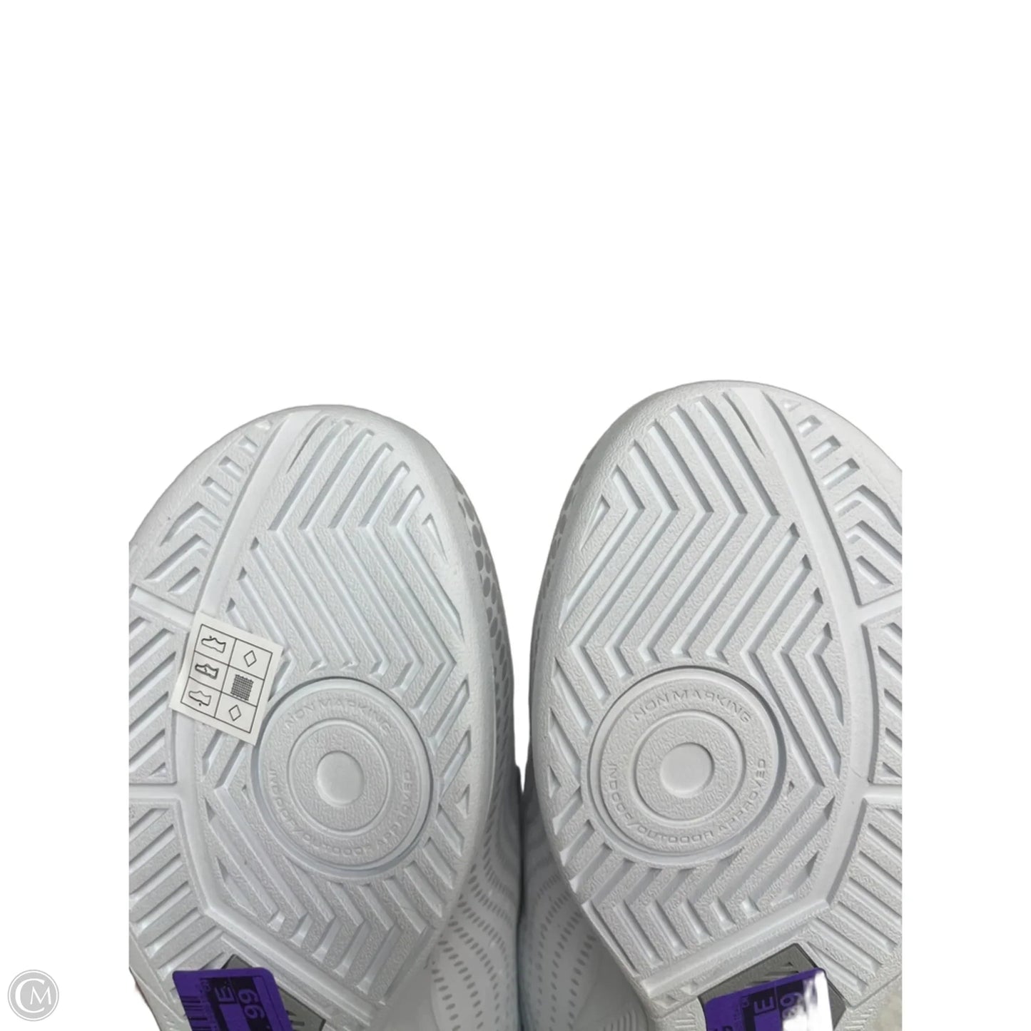 Shoes Sneakers By Skechers In White, Size: 7