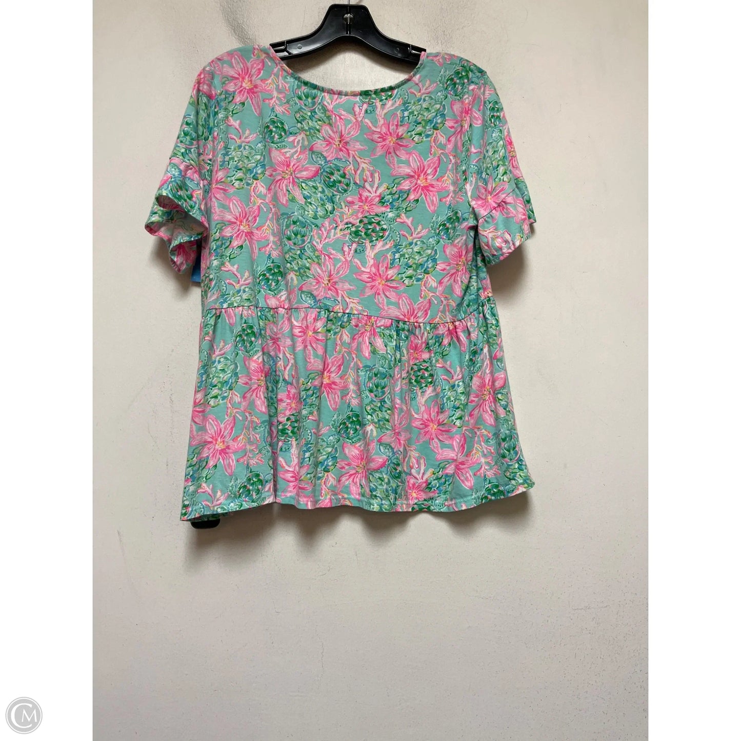 Top Short Sleeve Designer By Lilly Pulitzer In Green & Pink, Size: L