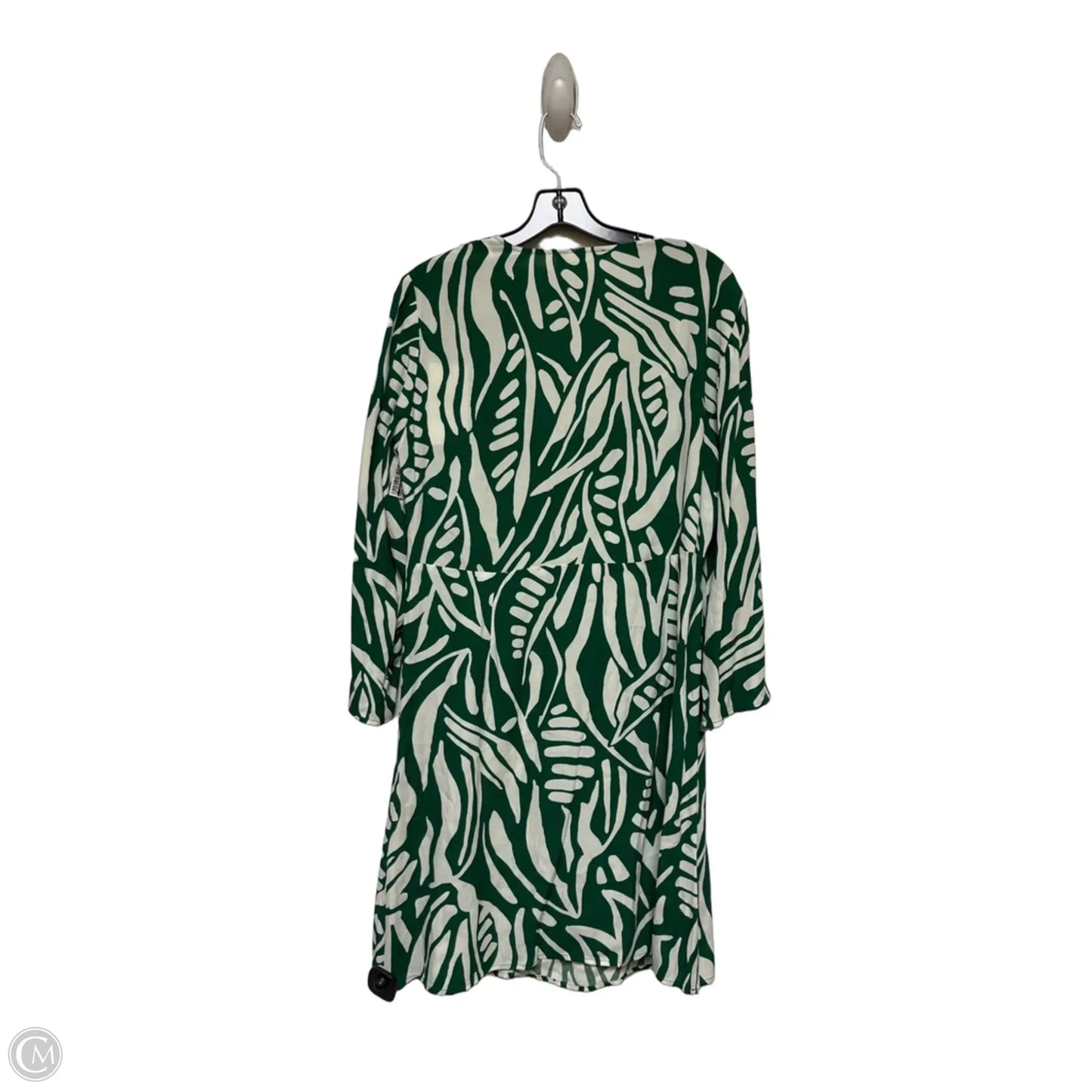 Dress Casual Short By Clothes Mentor In Cream & Green, Size: L