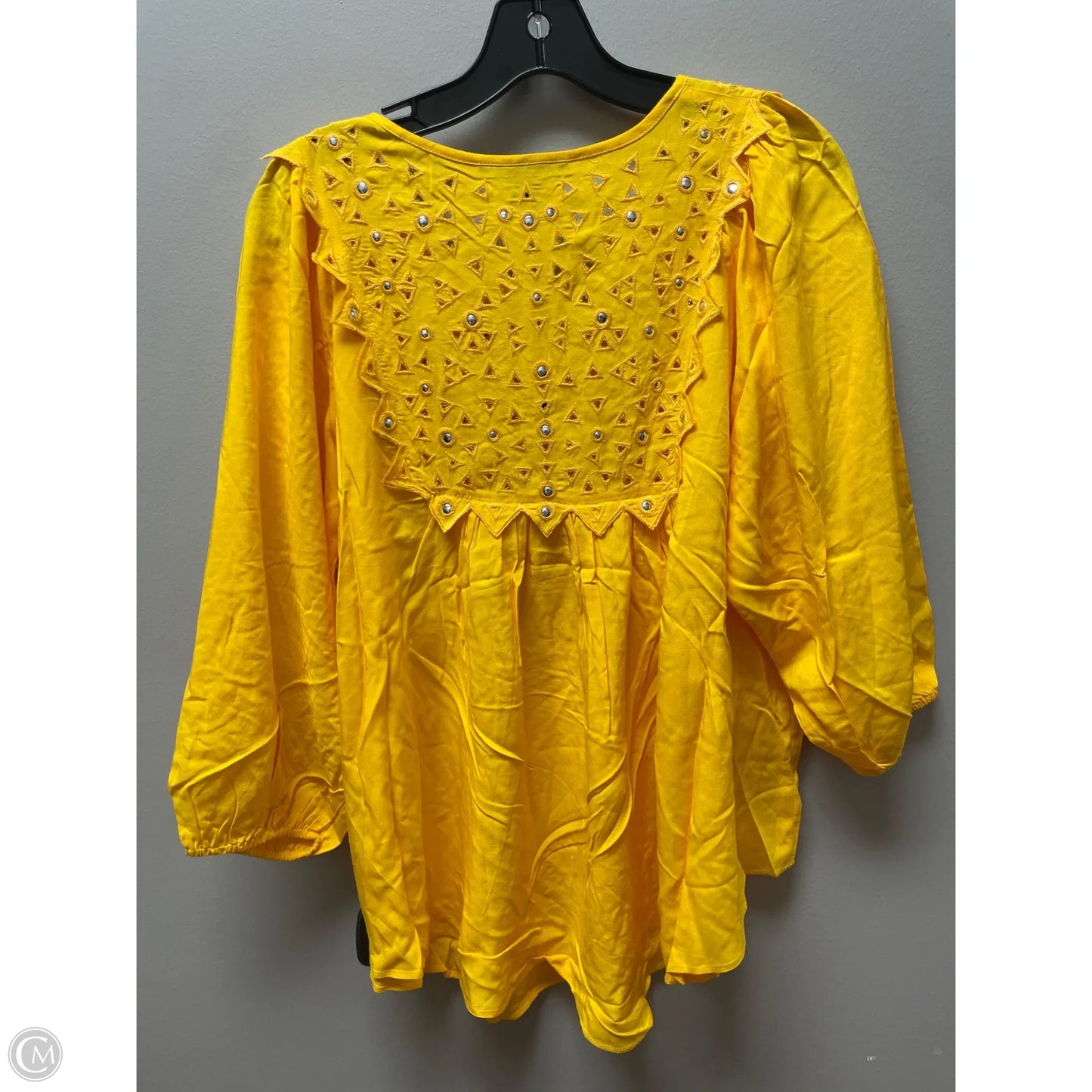 Top Short Sleeve By Grace Elements In Yellow, Size: L