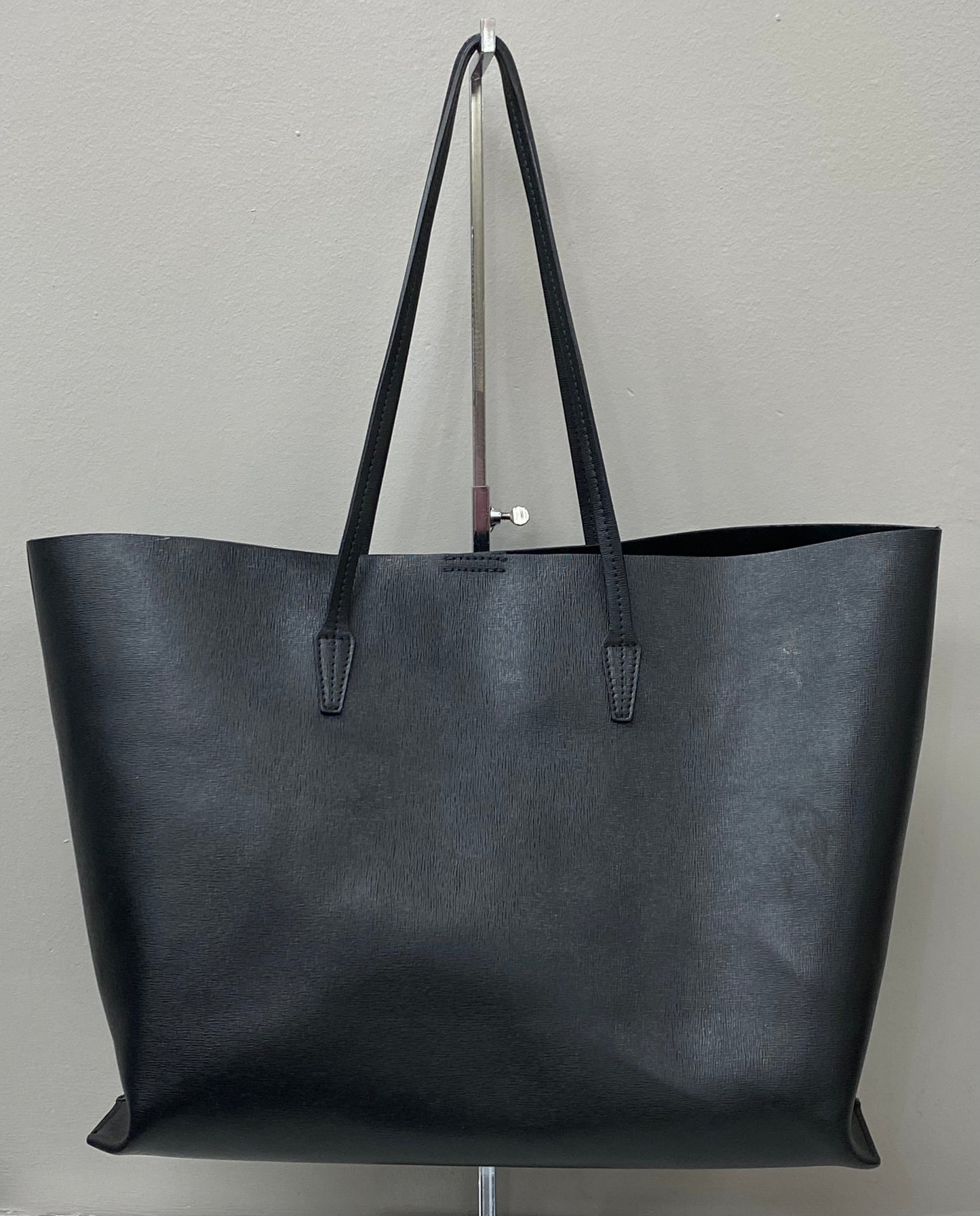 Handbag Luxury Designer By Versace  Size: Large