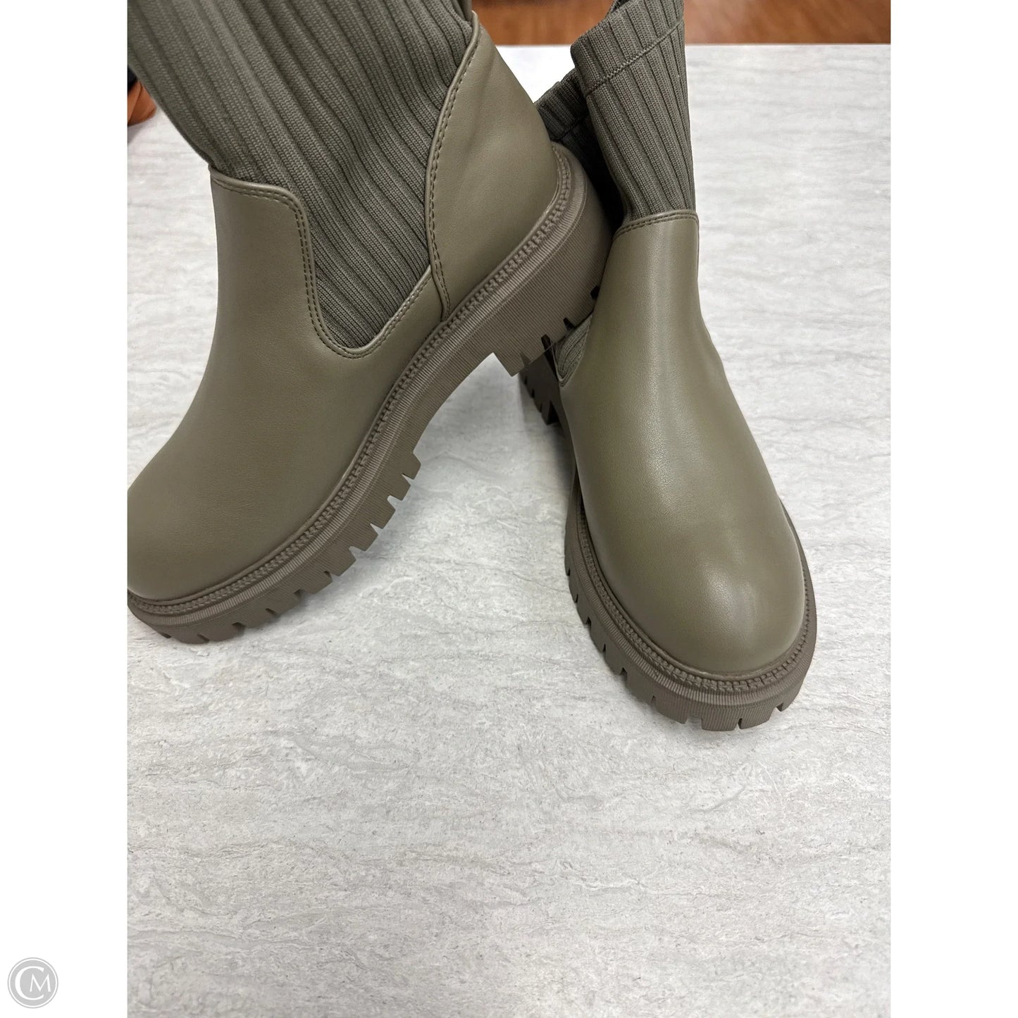 Boots Ankle Flats By Pretty Little Thing In Green, Size: 7