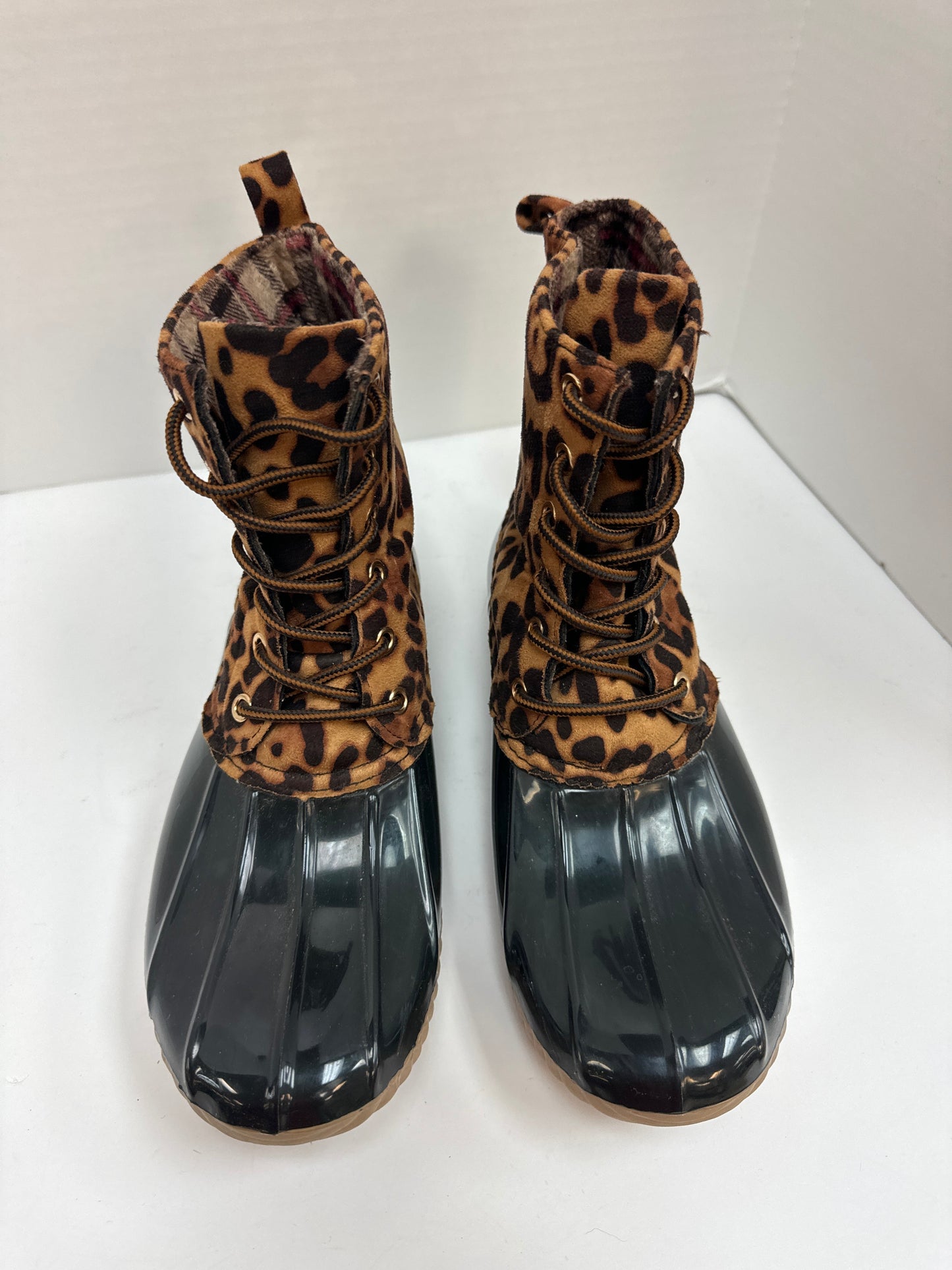 Boots Rain By Yoki  Size: 10