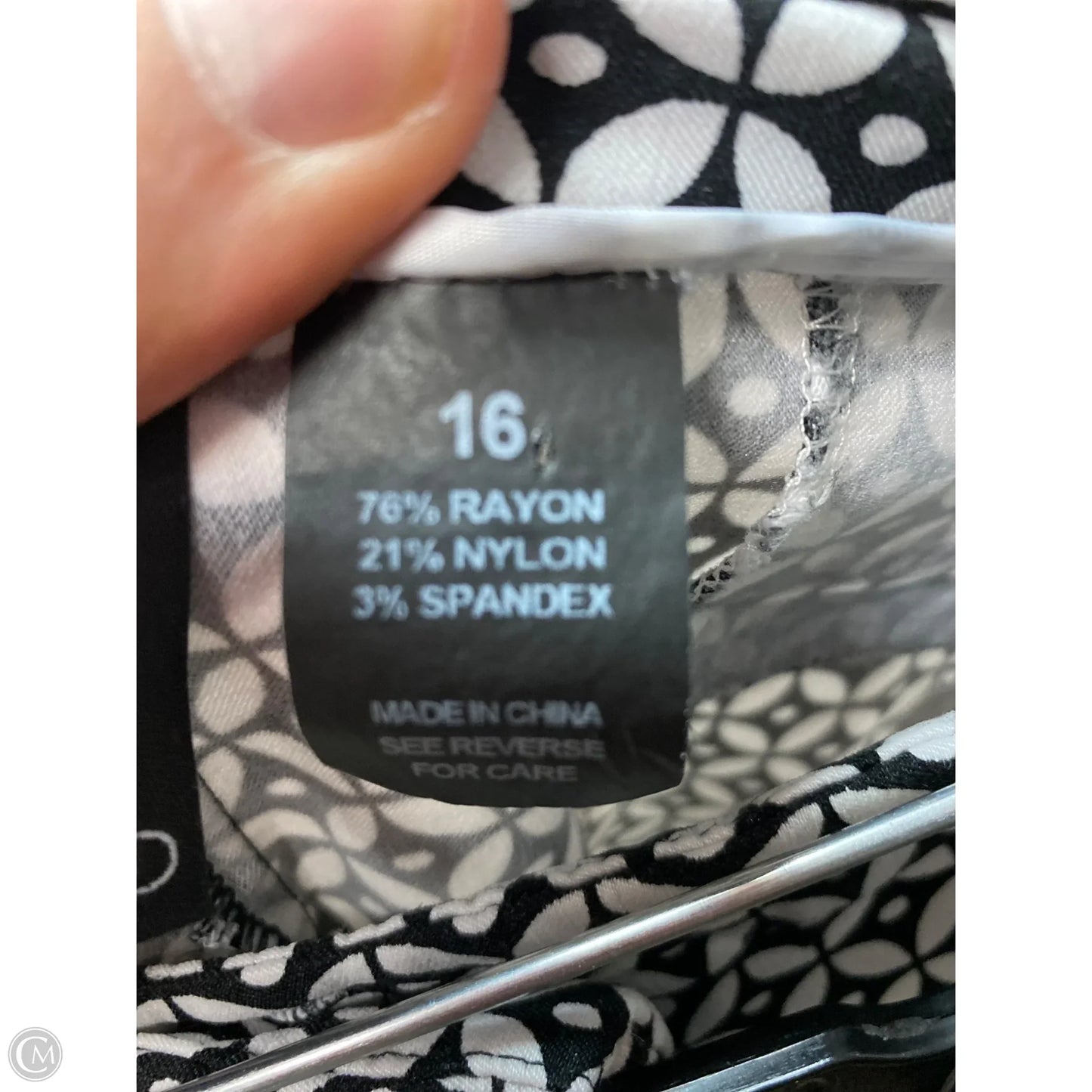 Shorts By New Directions In Black & White, Size: 16