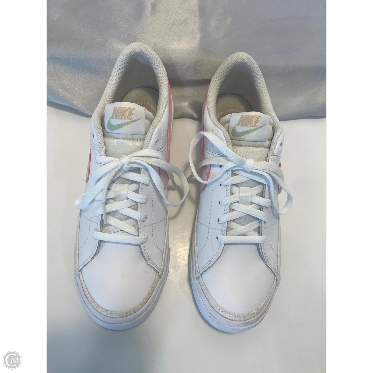 Shoes Sneakers By Nike In Pink, Size: 9.5