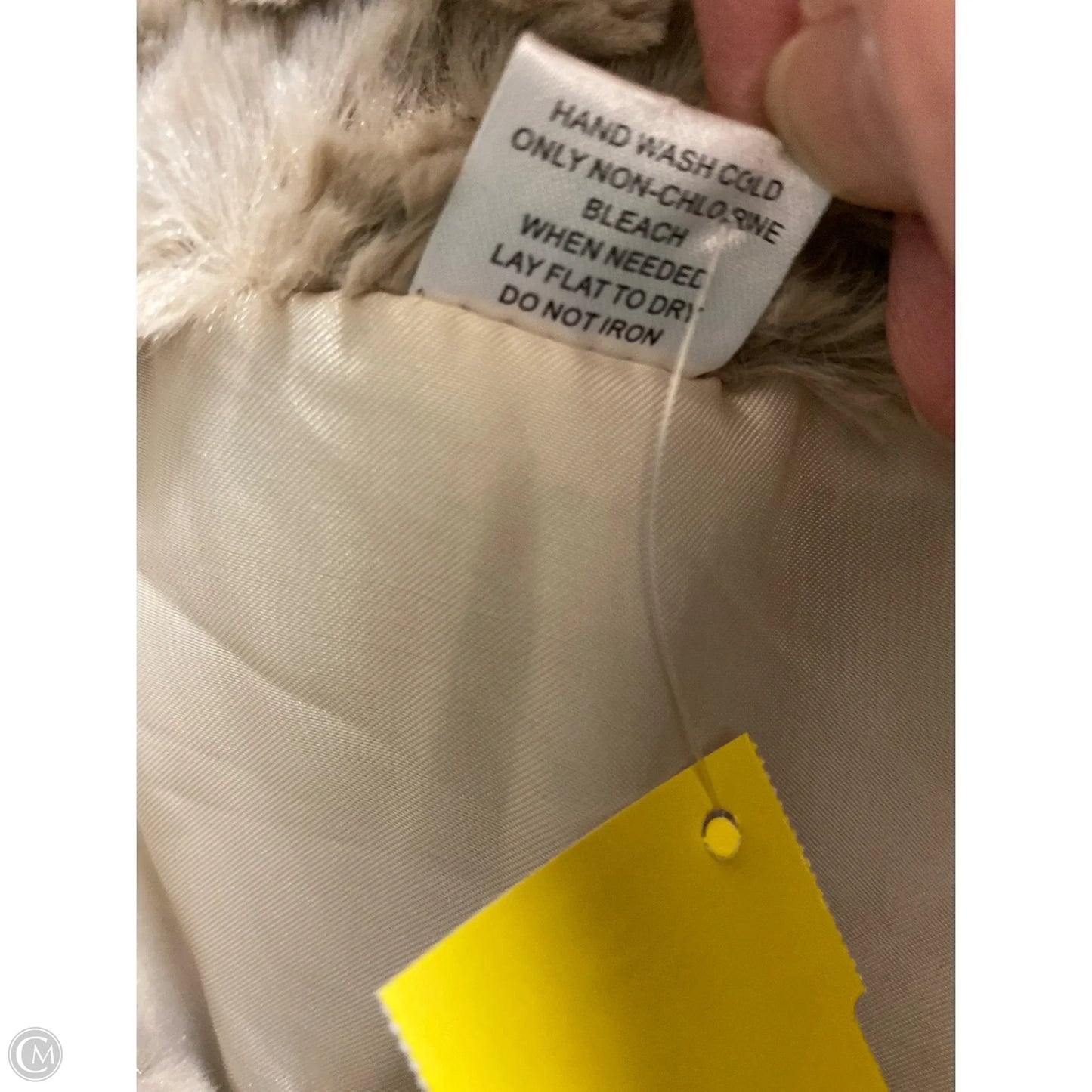 Coat Faux Fur & Sherpa By Clothes Mentor In Tan, Size: M