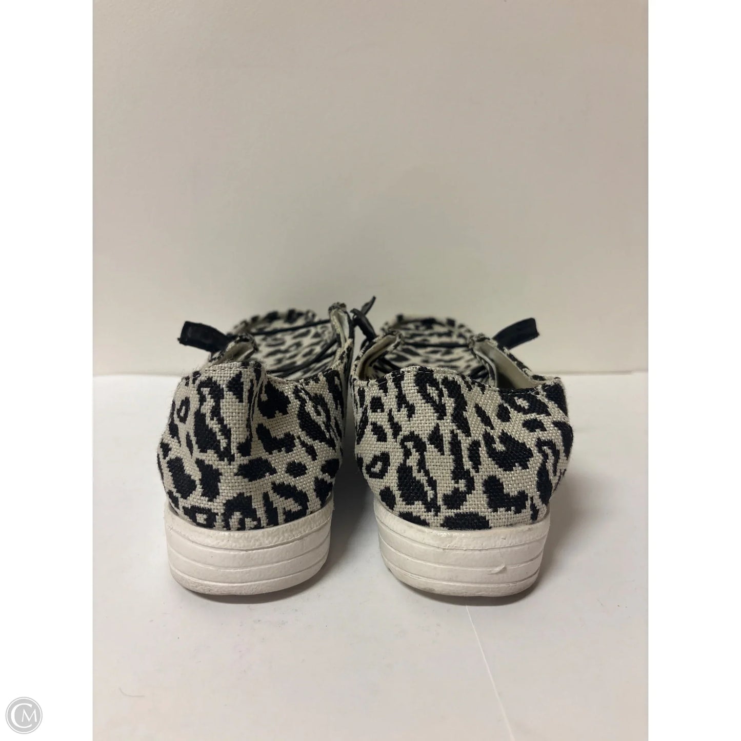 Shoes Flats By Clothes Mentor In Animal Print, Size: 9.5