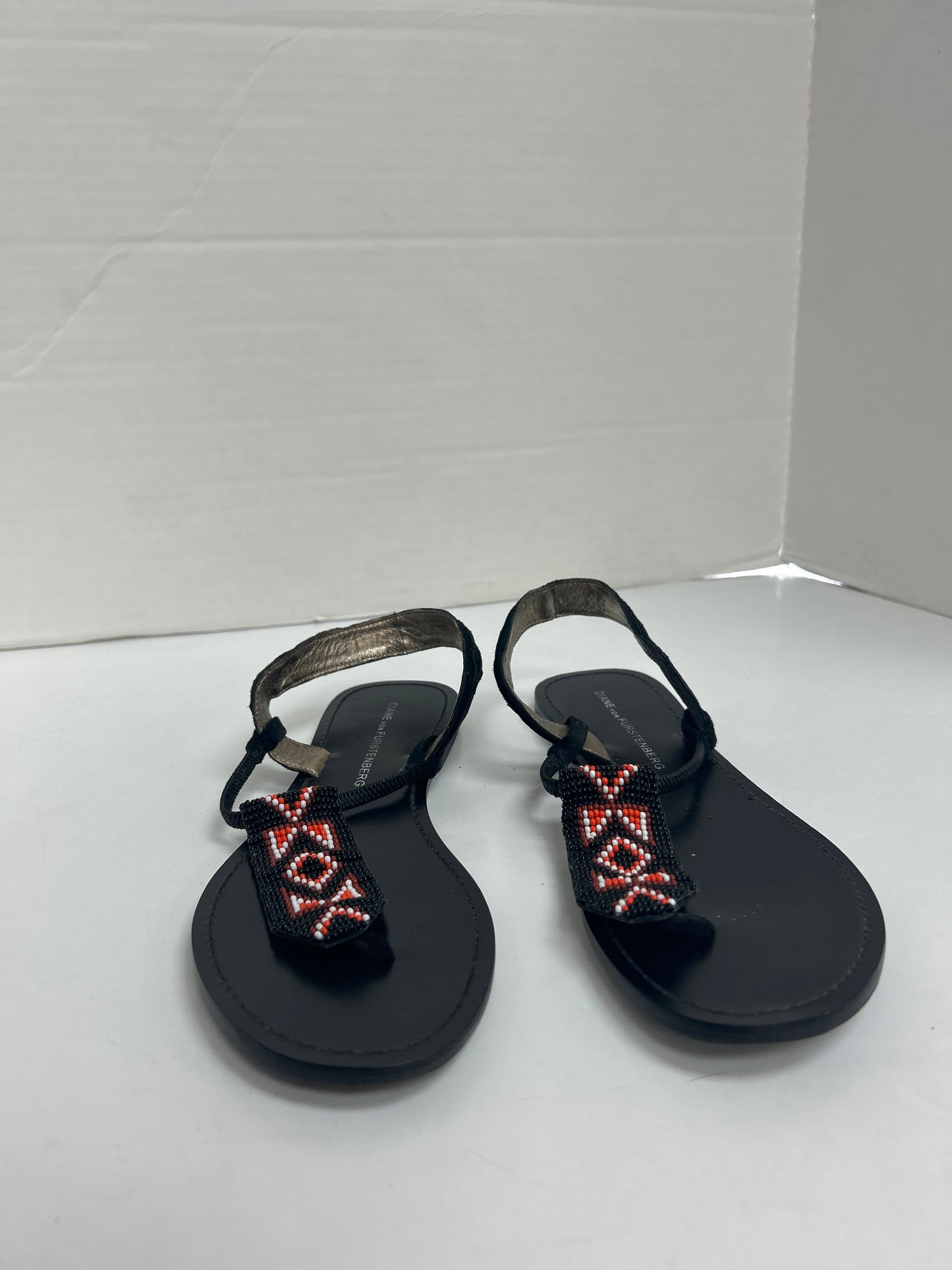 Sandals Flip Flops By Diane Von Furstenberg  Size: 6