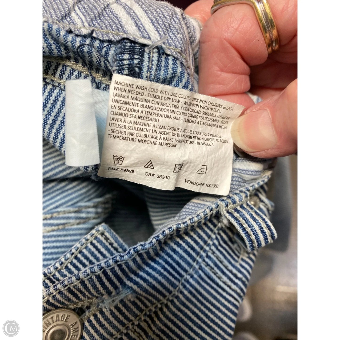 Jeans Cropped By Clothes Mentor In Navy, Size: 8