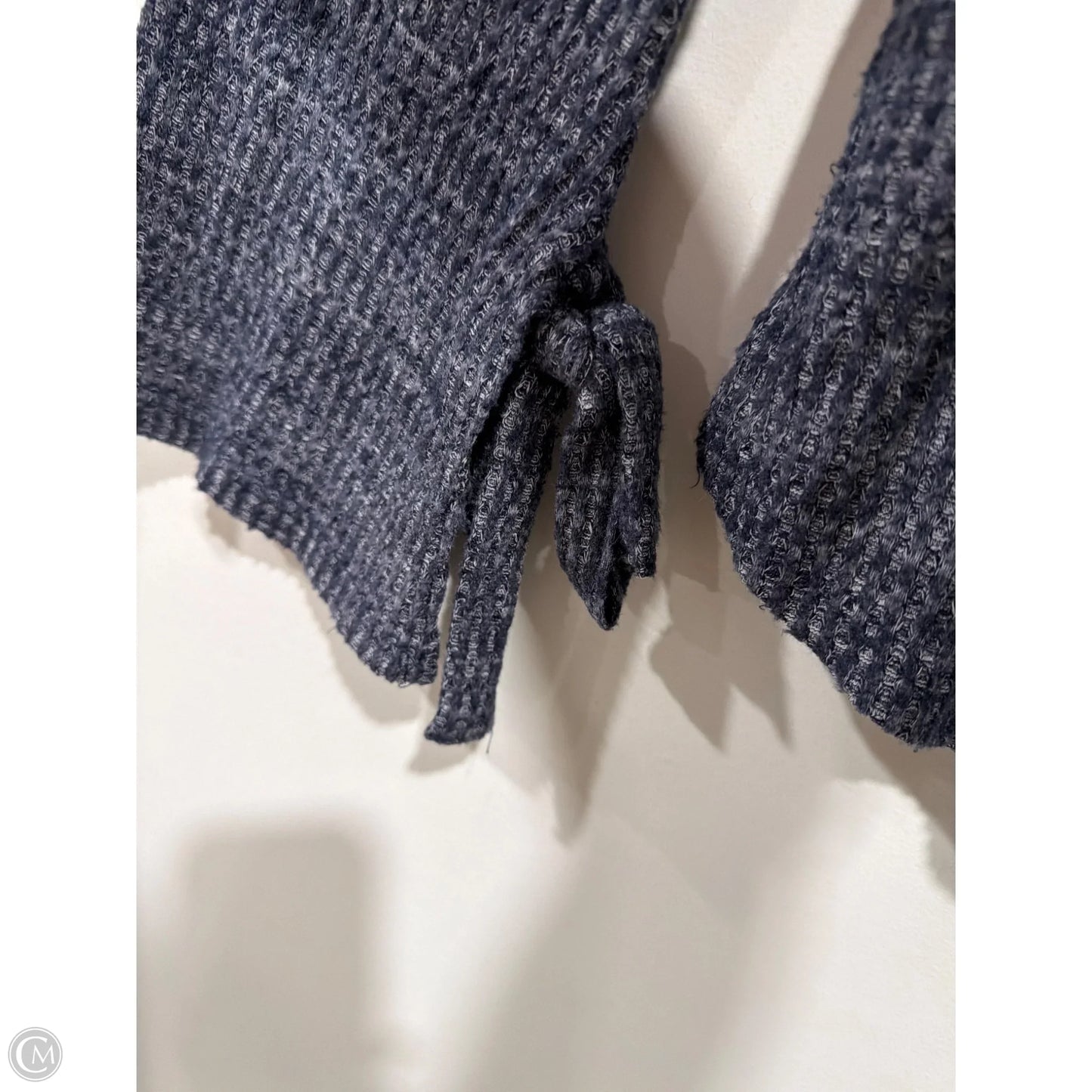 Top Long Sleeve By Clothes Mentor In Navy, Size: M