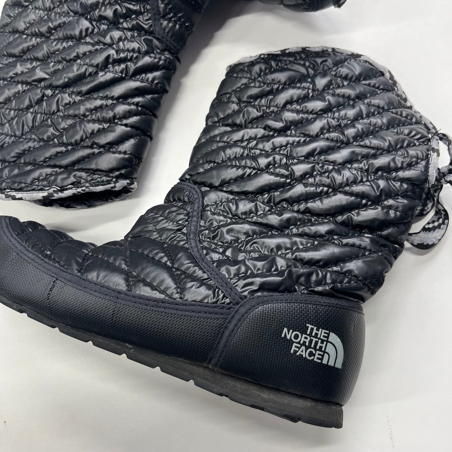 Boots Ankle Flats By North Face  Size: 9