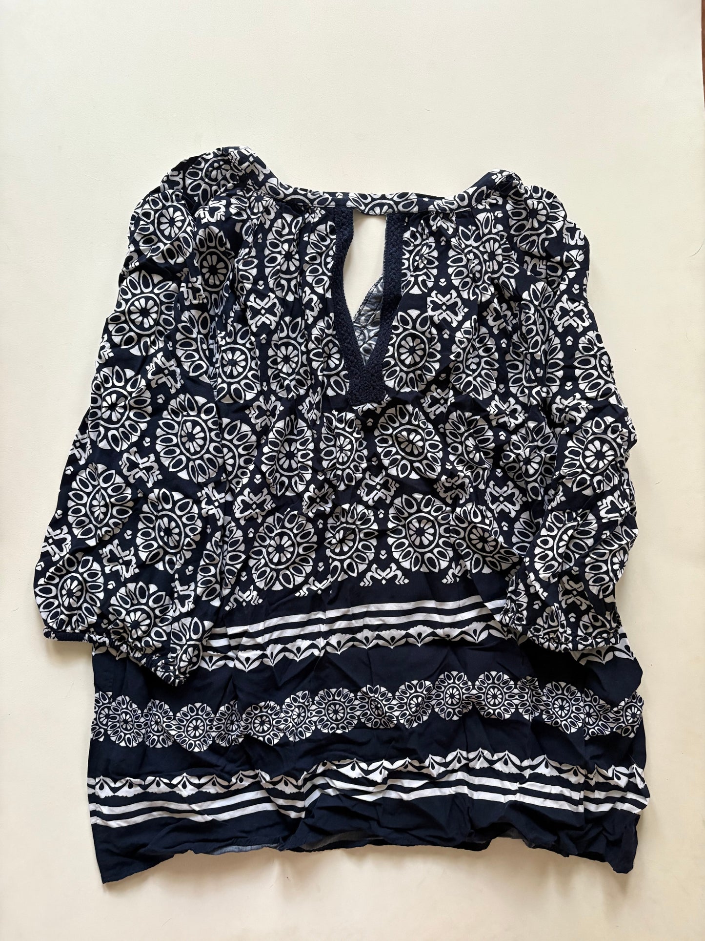 Top 3/4 Sleeve By Crown And Ivy In Navy, Size: M