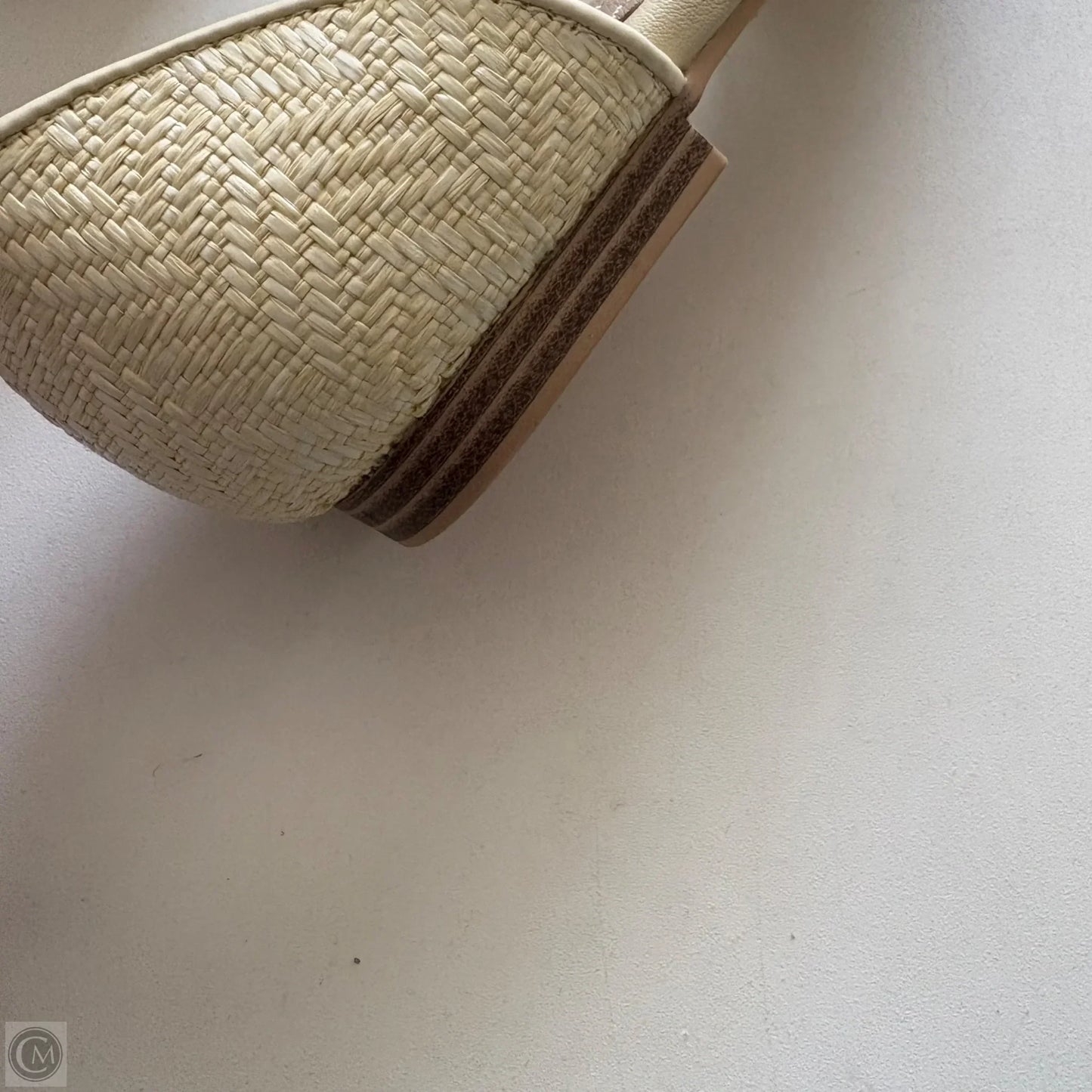 Shoes Flats By Isaac Mizrahi In Cream, Size: 8