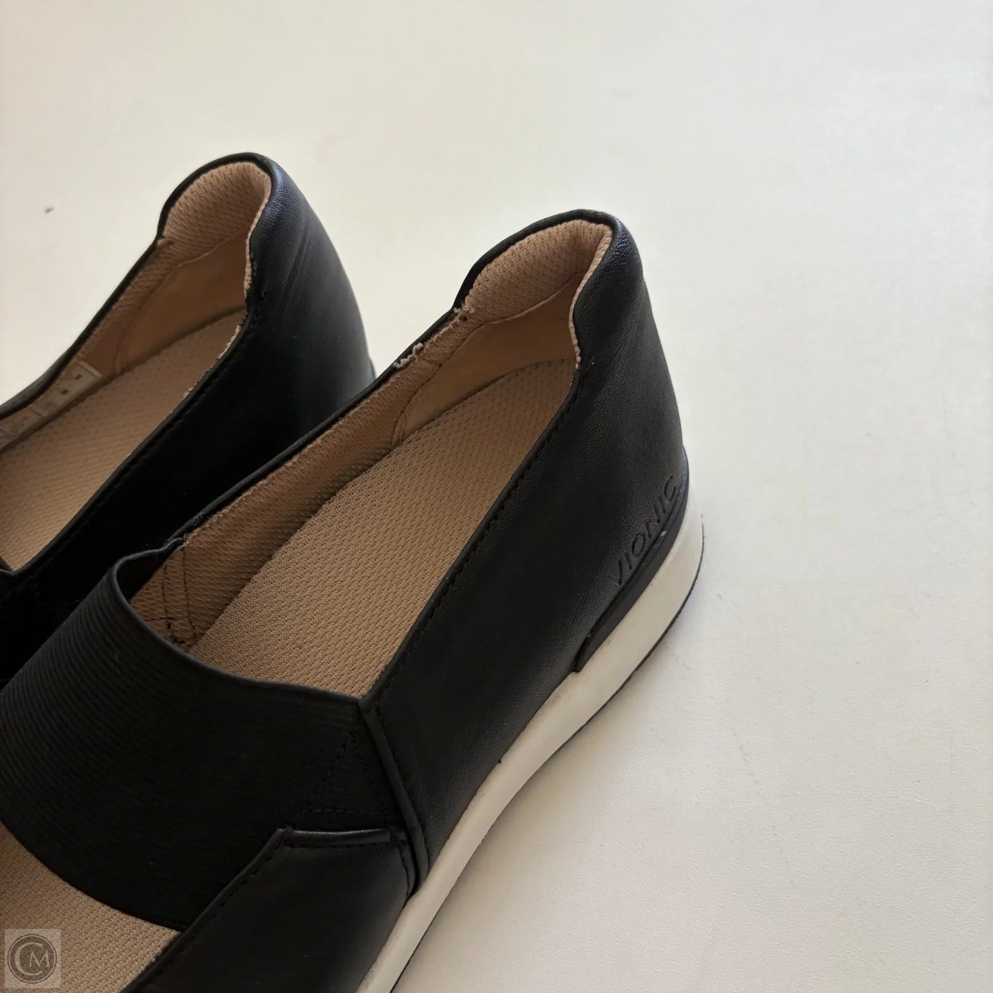 Shoes Flats By Vionic In Black, Size: 9