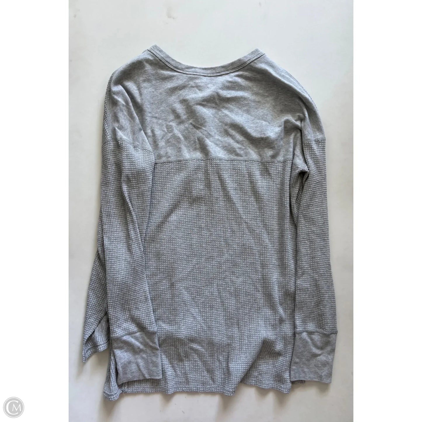 Top Long Sleeve By Offline In Grey, Size: S