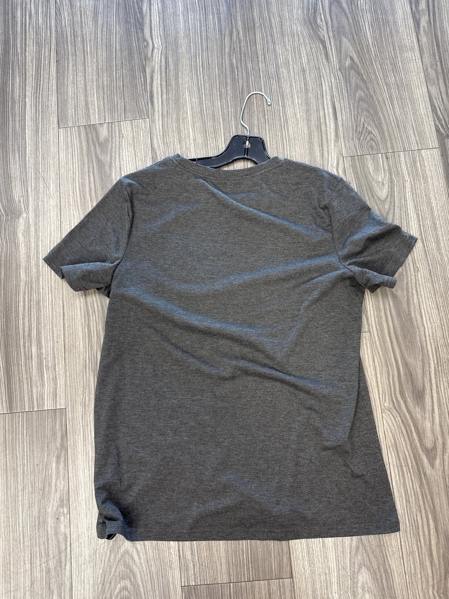 Top Short Sleeve Basic By Clothes Mentor In Grey, Size: M