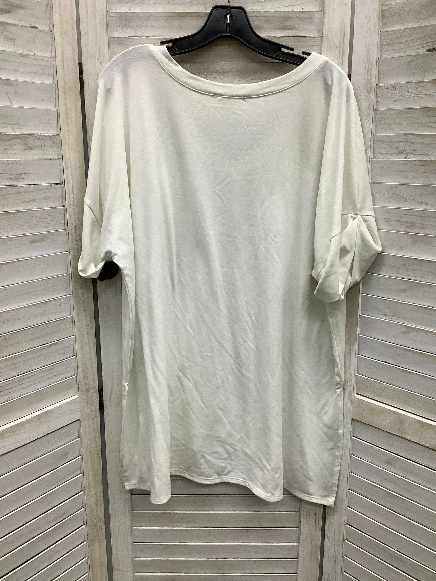 Top Short Sleeve By Zenana Outfitters  Size: 1x