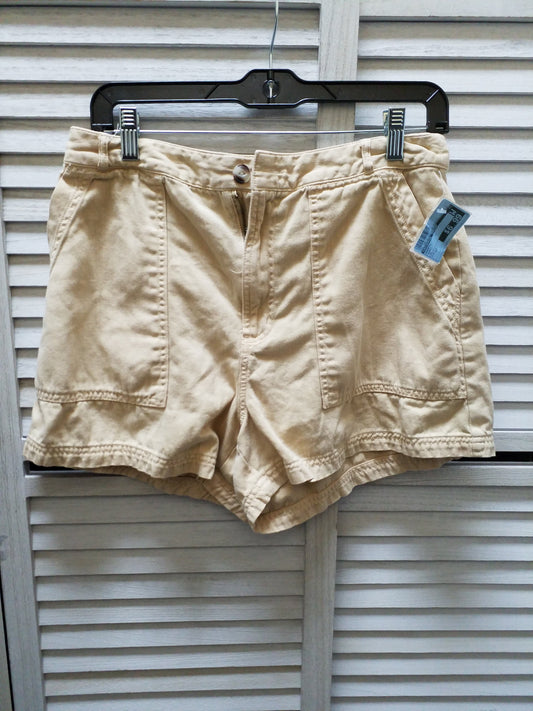 Shorts By Universal Thread  Size: 10
