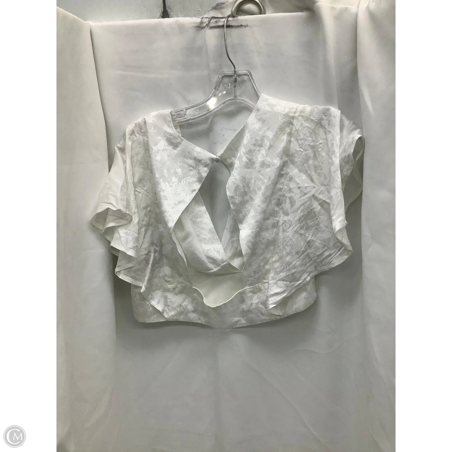 Top Short Sleeve By Forever 21 In White, Size: M