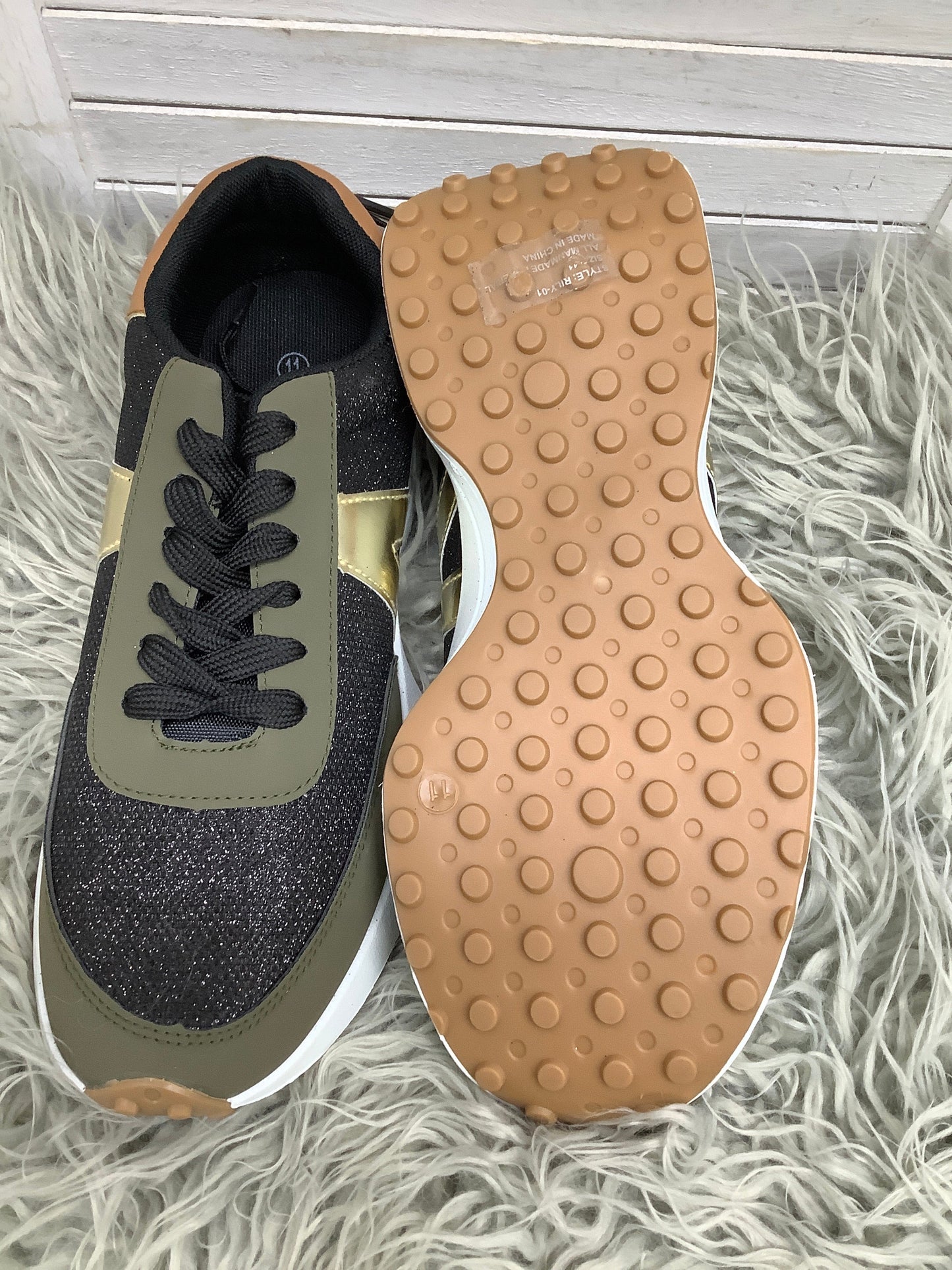 Shoes Sneakers By Rouge Size: 11