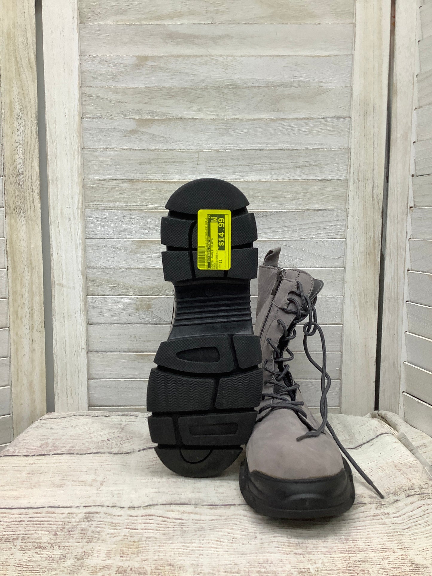 Boots Ankle Flats By Clothes Mentor Size: 11