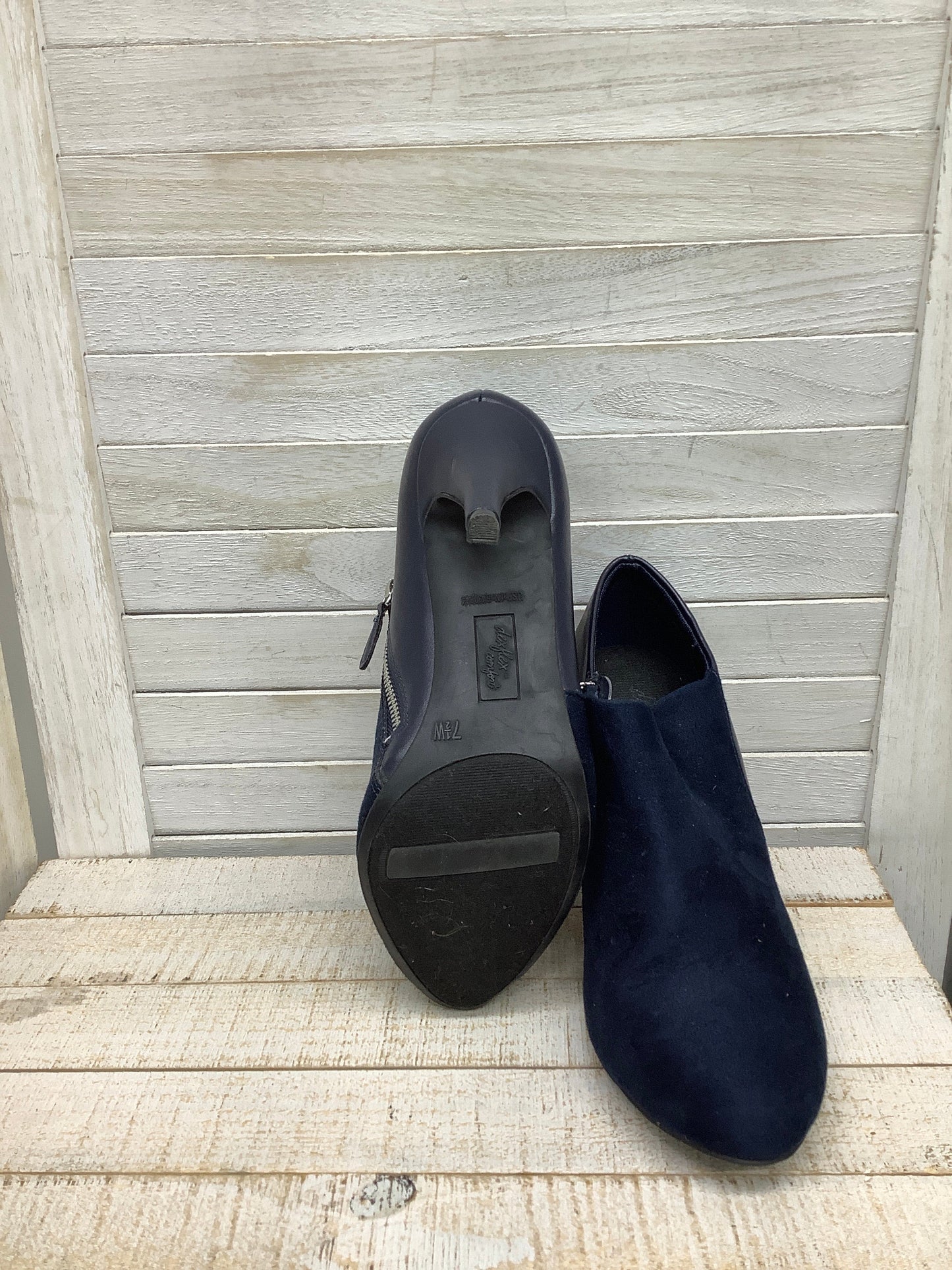 Boots Ankle Heels By Dexflex Size: 7.5