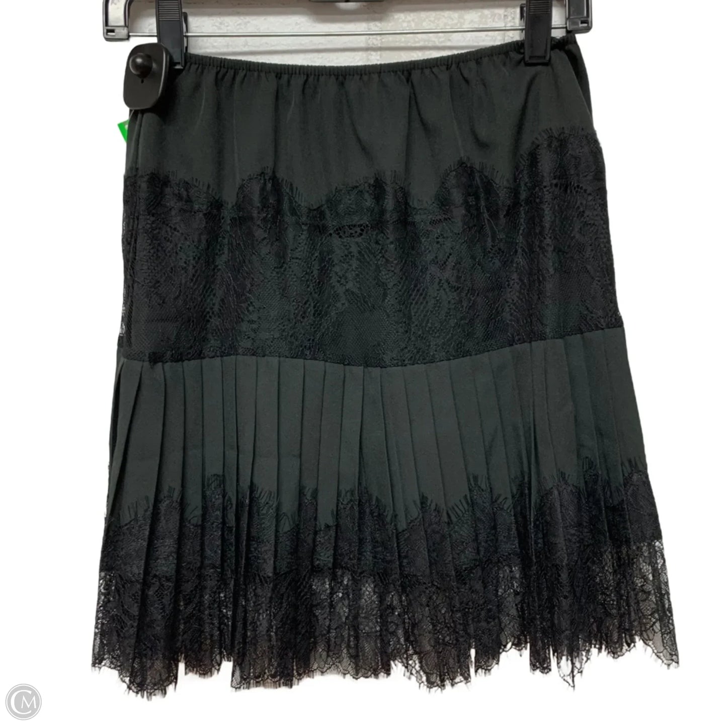 Skirt Mini & Short By Clothes Mentor In Black, Size: S