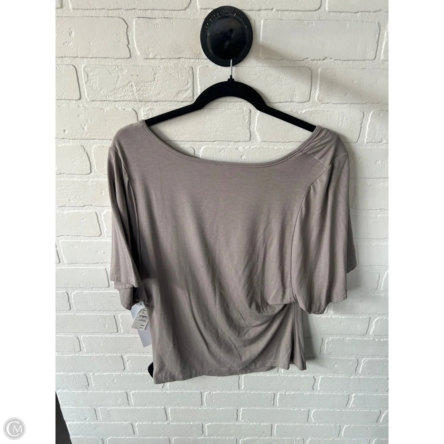Top Short Sleeve By Cma In Brown, Size: L