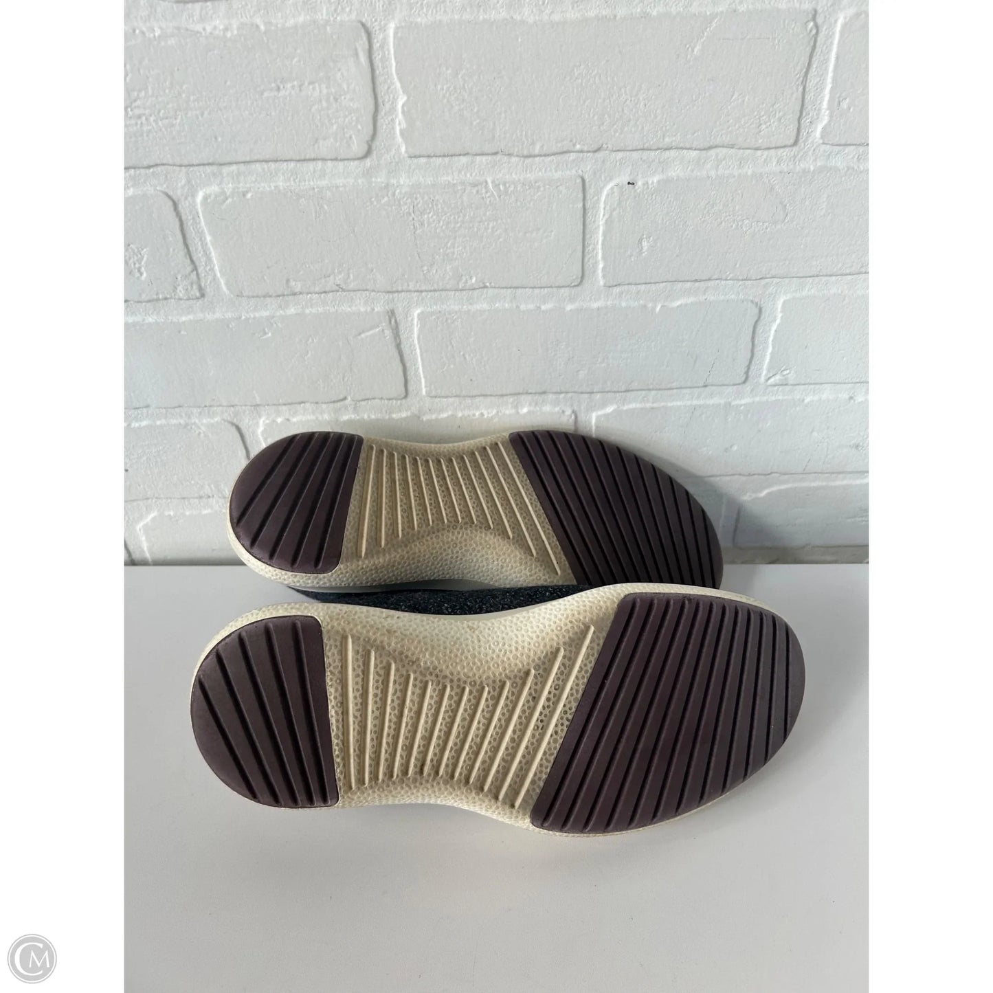 Shoes Sneakers By Allbirds In Grey, Size: 11