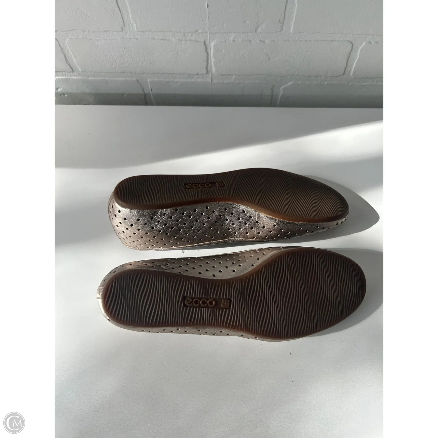 Shoes Flats By Ecco In Gold, Size: 10.5