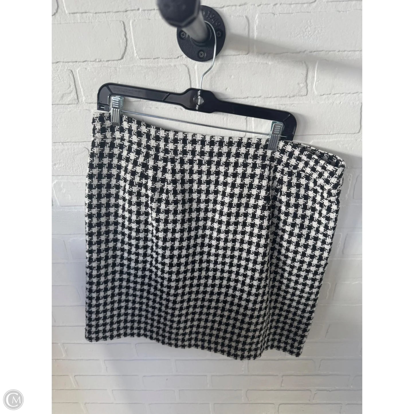 Skirt Mini & Short By Talbots In Black & White, Size: 14