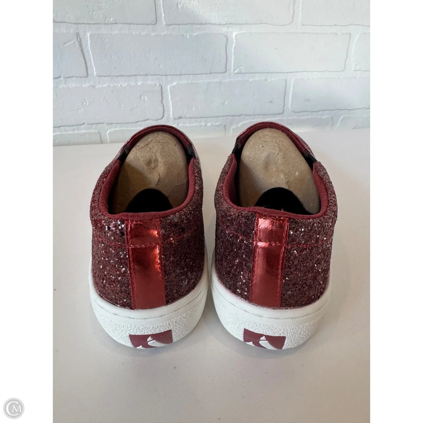 Shoes Sneakers By Skechers In Red & White, Size: 9