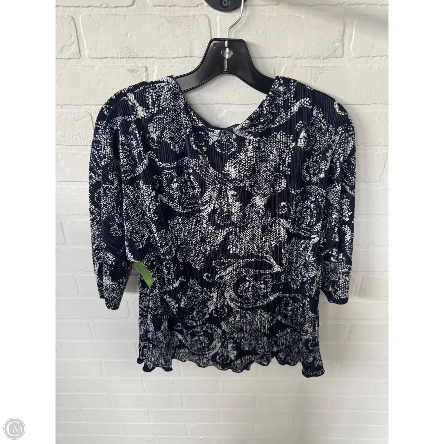Blouse Short Sleeve By Chicos In Blue & White, Size: M