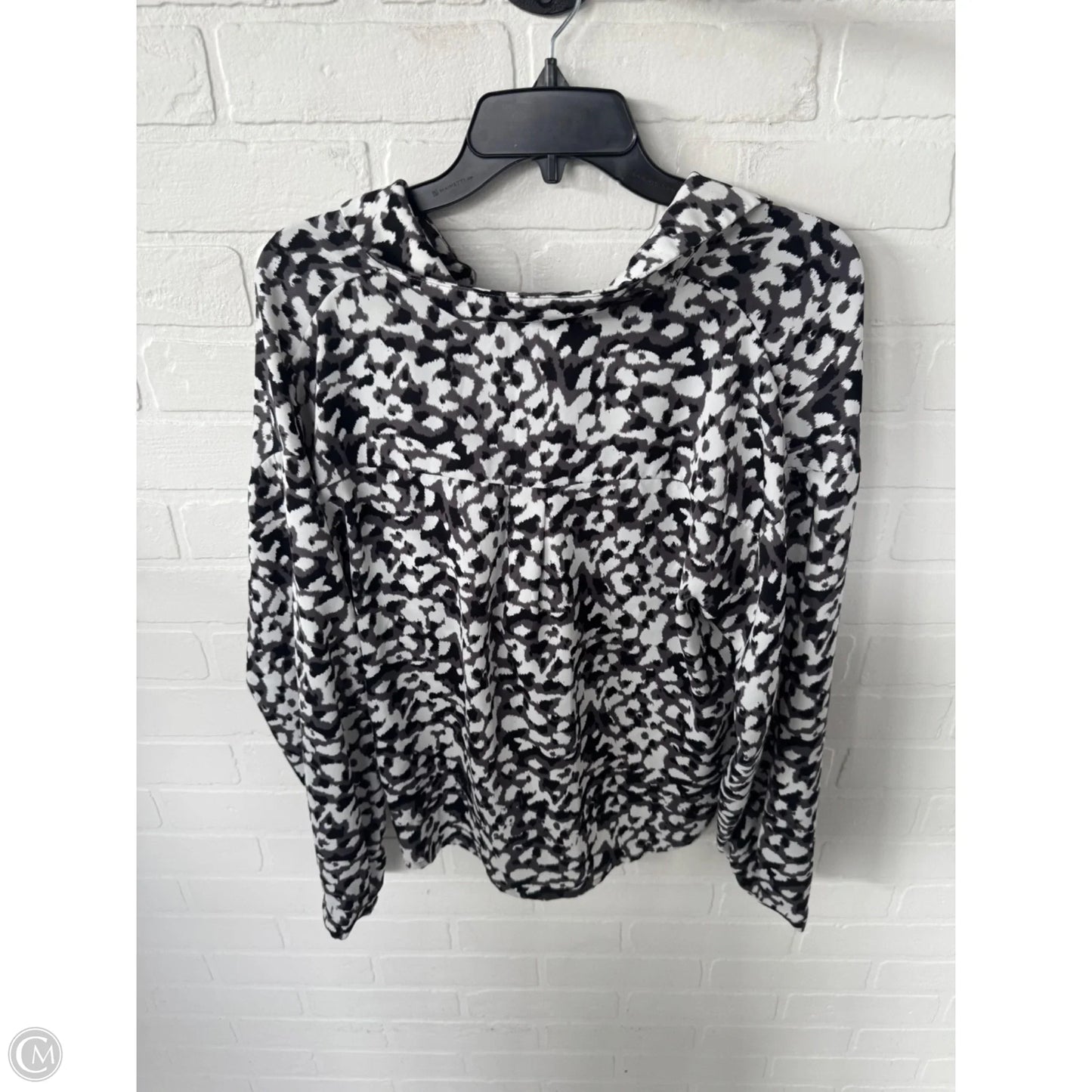 Blouse Long Sleeve By Very J In Grey & White, Size: S