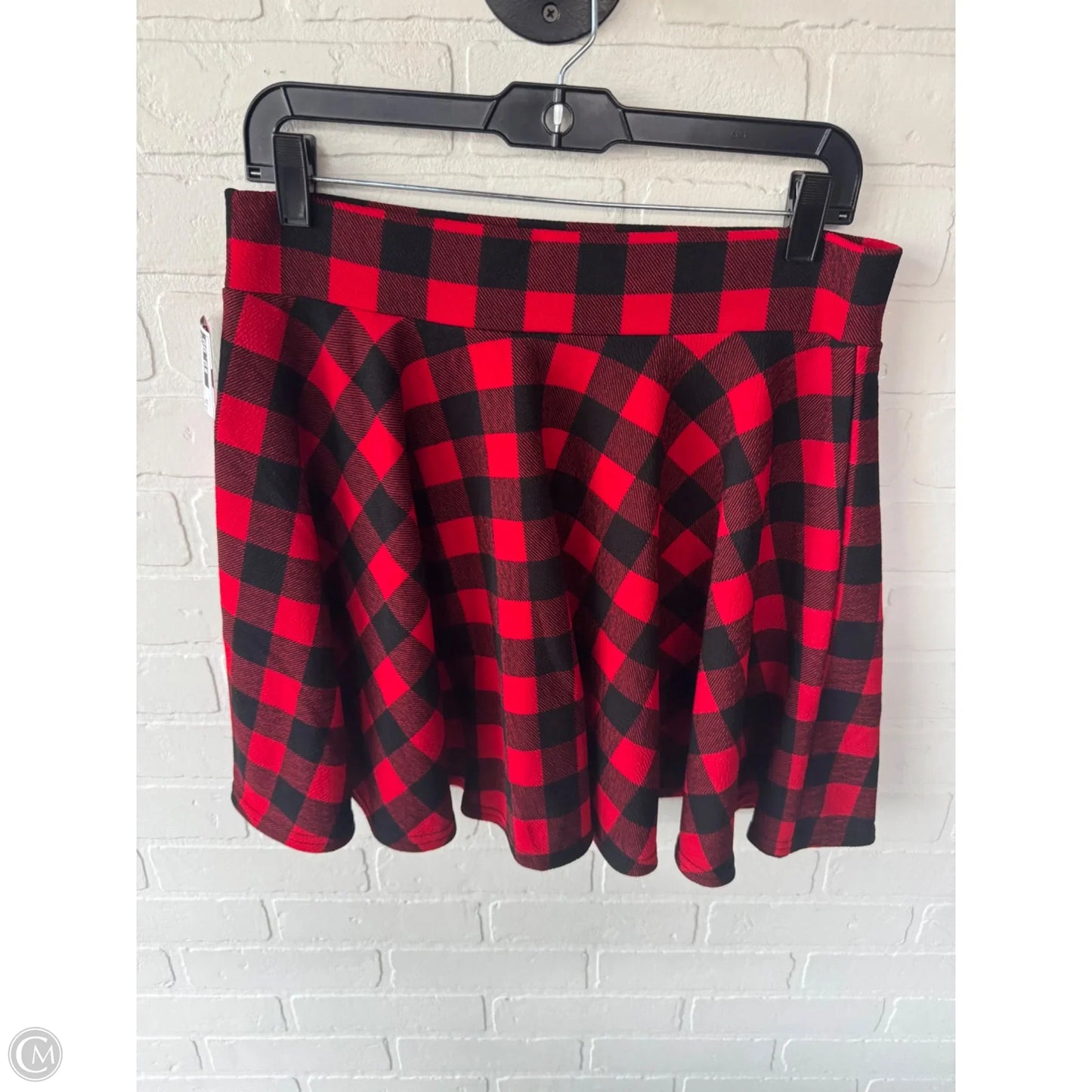 Skirt Mini & Short By Urban Coco In Black & Red, Size: 16