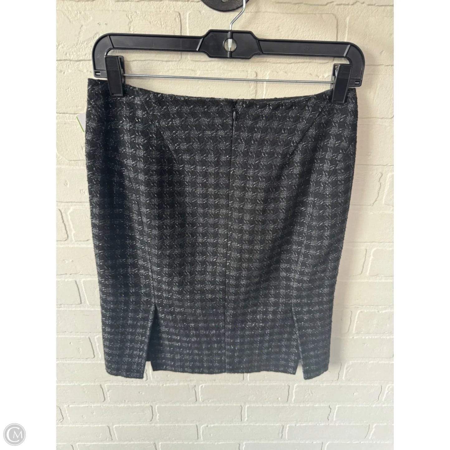 Skirt Mini & Short By Ann Taylor In Black & White, Size: 2p
