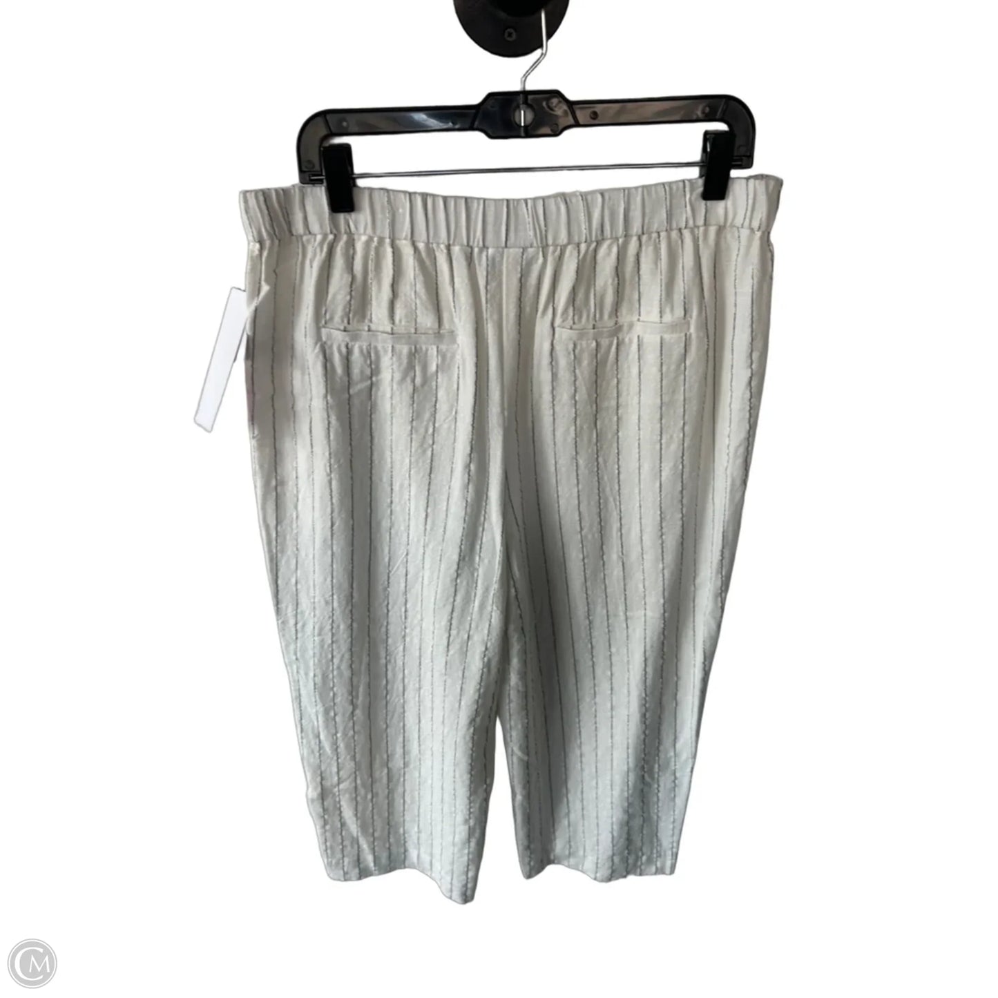 Pants Cropped By Chicos In White, Size: 12