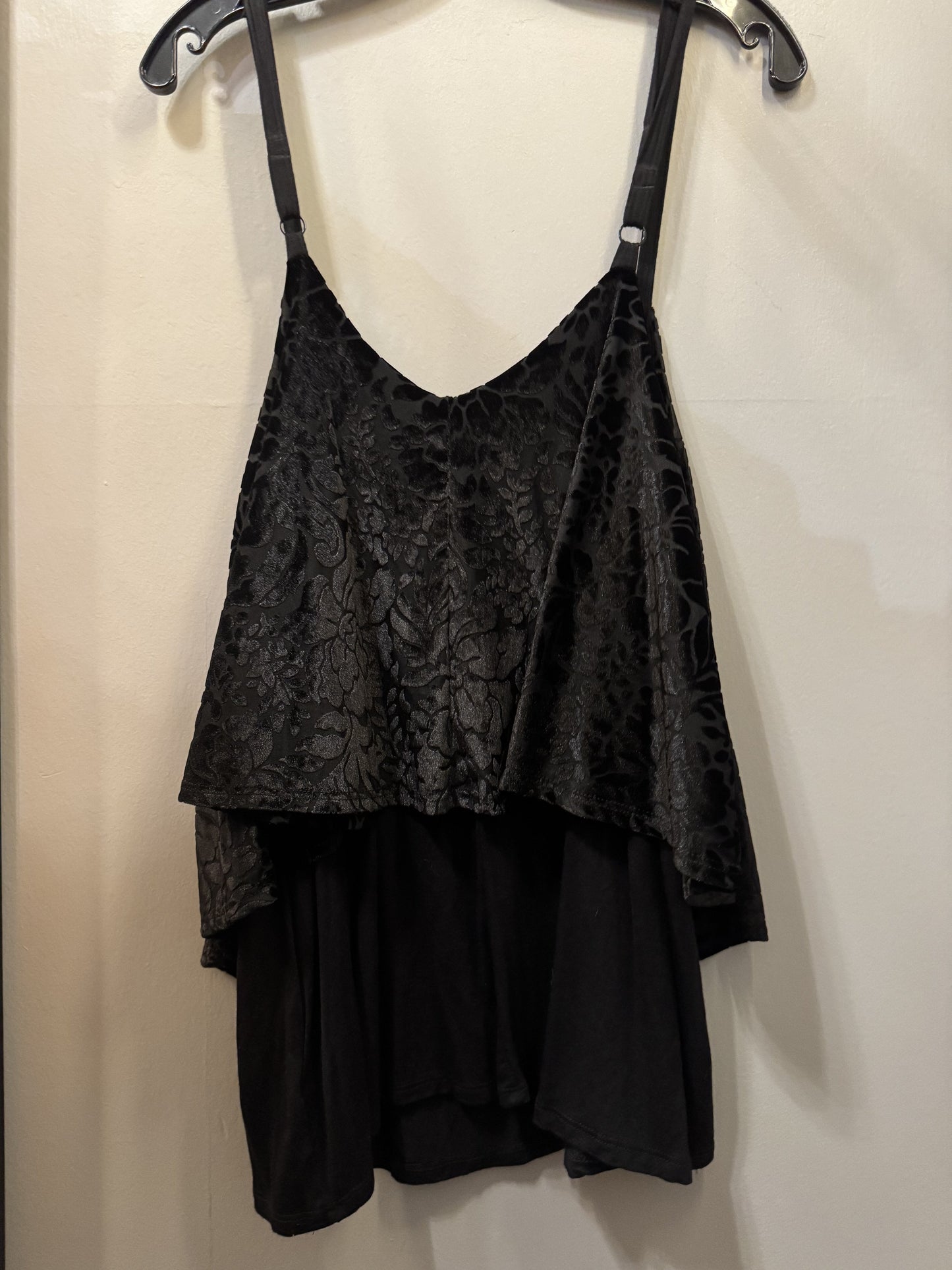 Top Sleeveless By Torrid Size: 1x