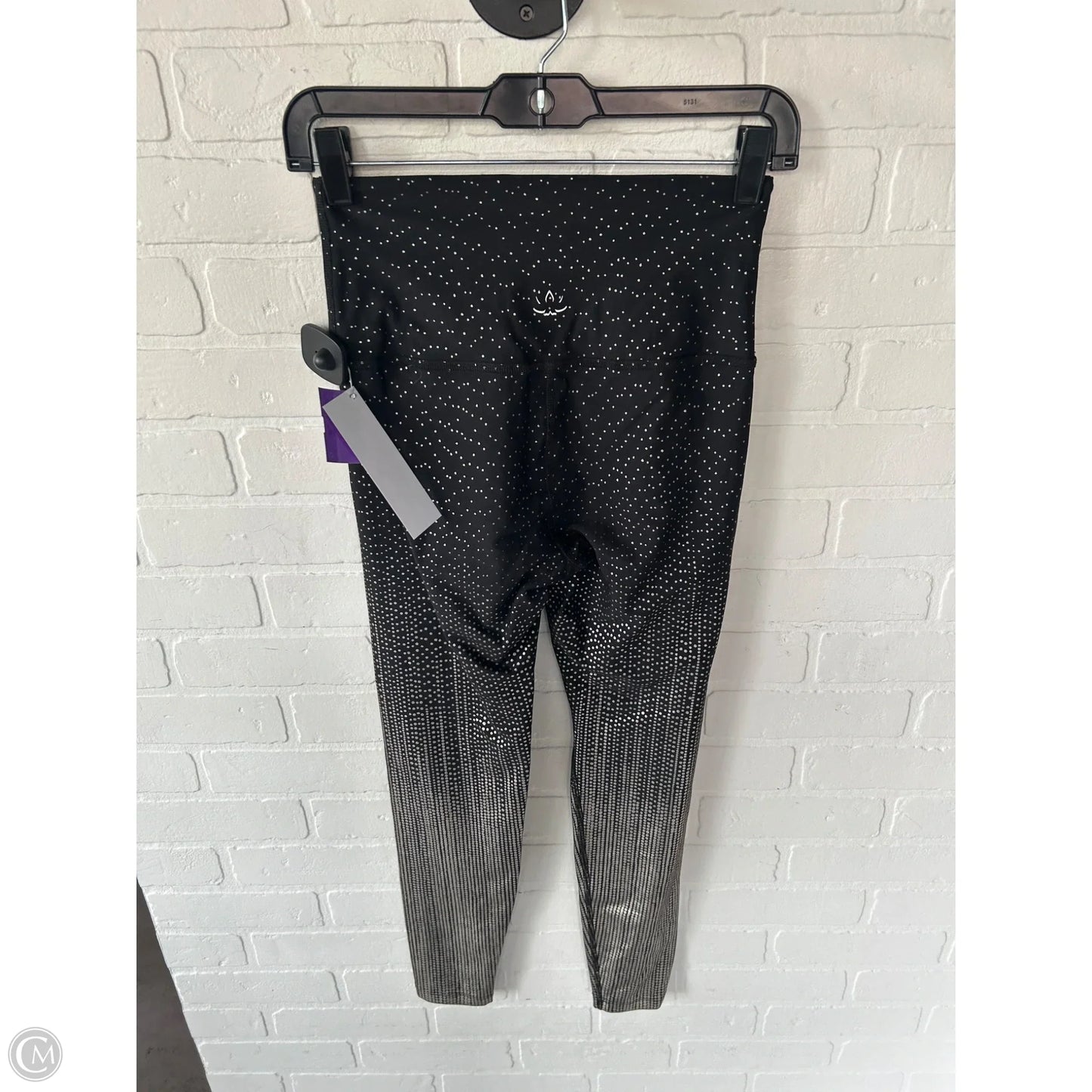 Athletic Leggings By Beyond Yoga In Black & Gold, Size: 8