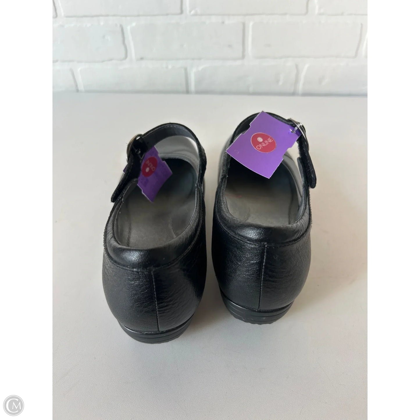 Shoes Flats By Dansko In Black, Size: 5.5