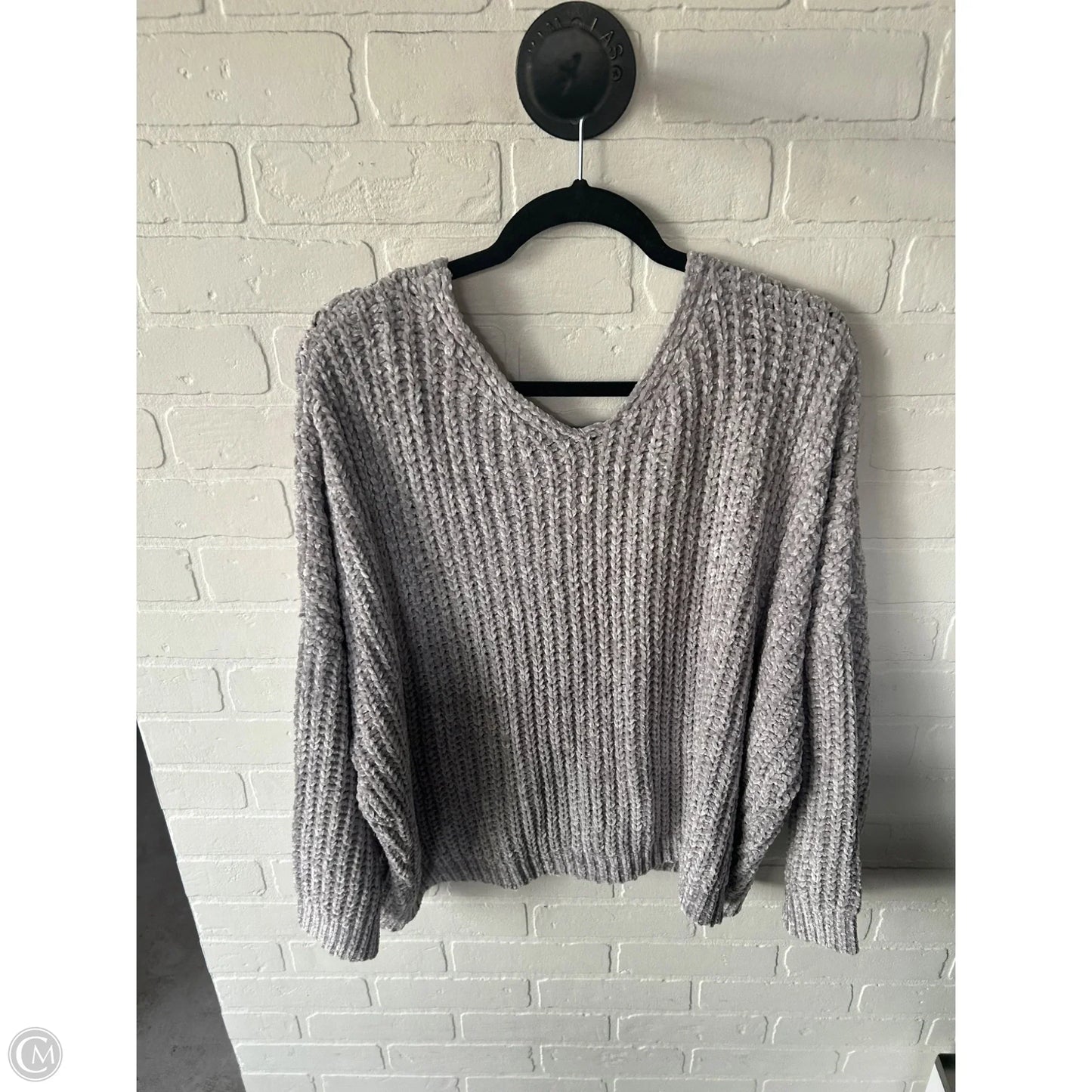 Sweater By Clothes Mentor In Grey, Size: L