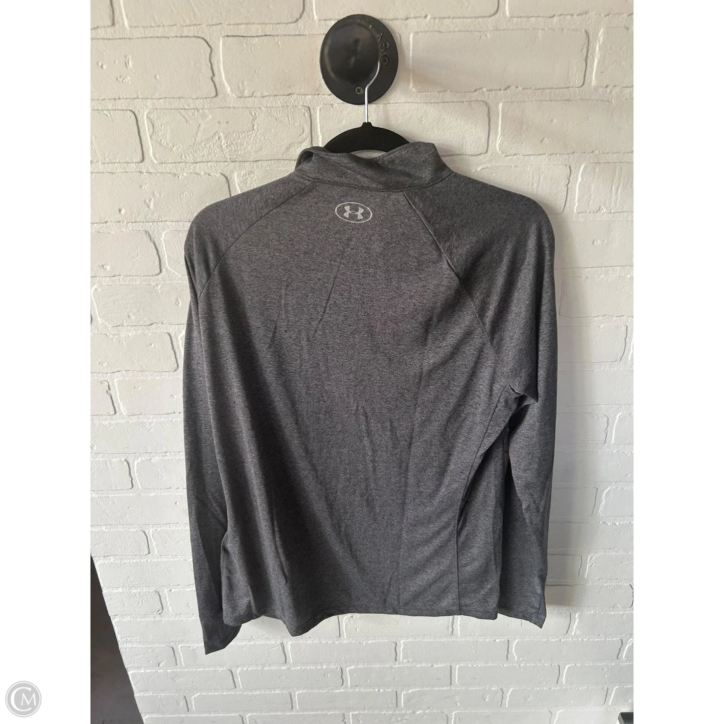 Athletic Top Long Sleeve Collar By Under Armour In Grey, Size: Xl