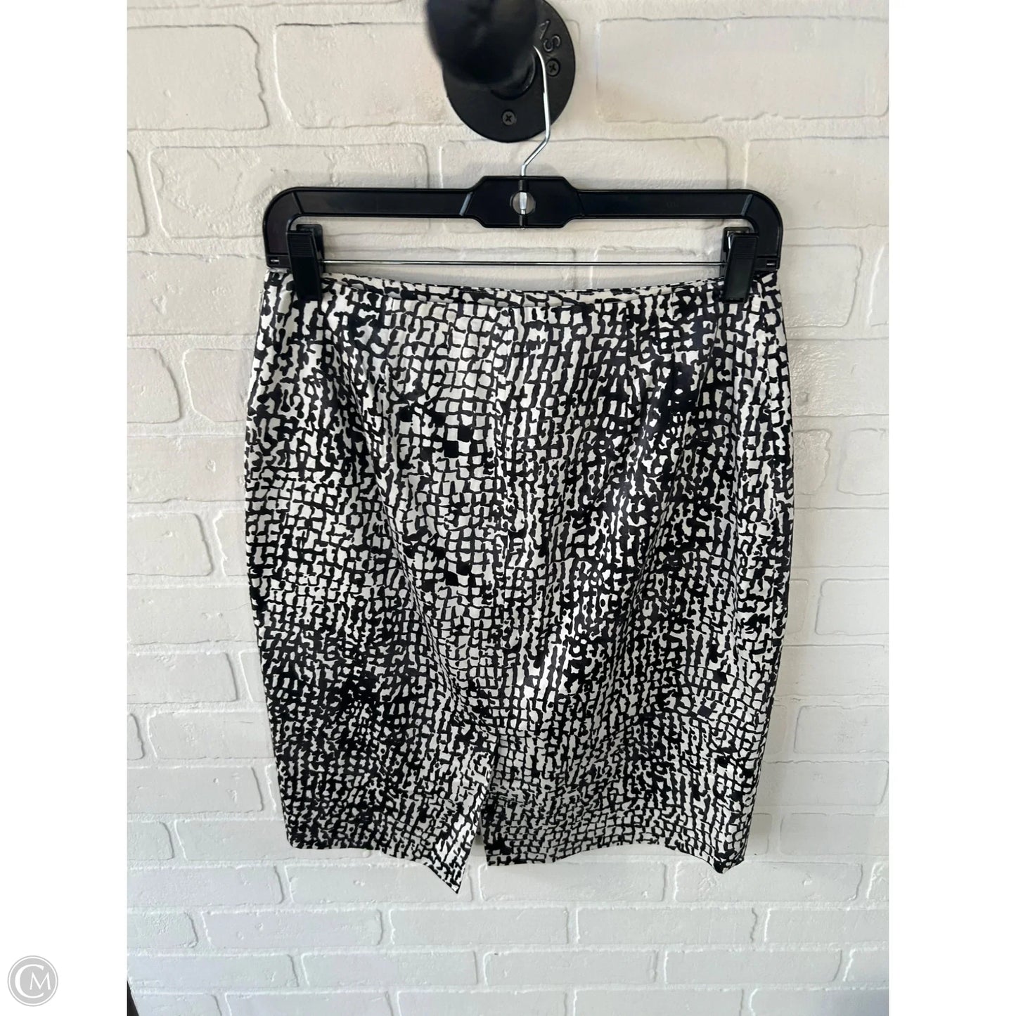 Skirt Mini & Short By Ann Taylor In Grey & White, Size: 4